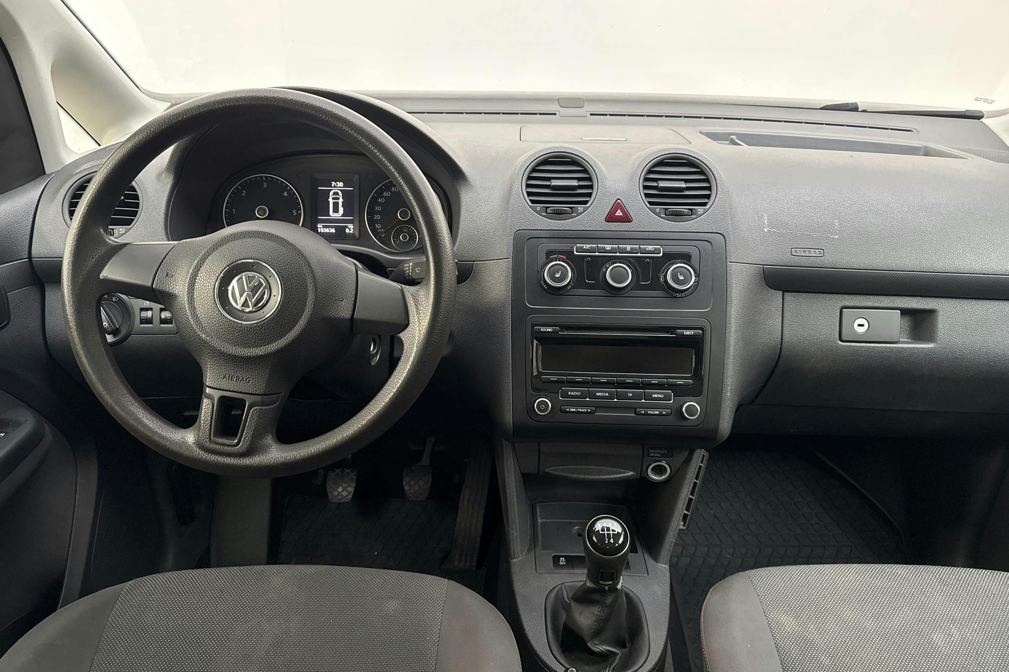 VW Caddy Maxi Life 1.6 TDI (102hk) - 193 630 km - Käsitsi - valge - 2014