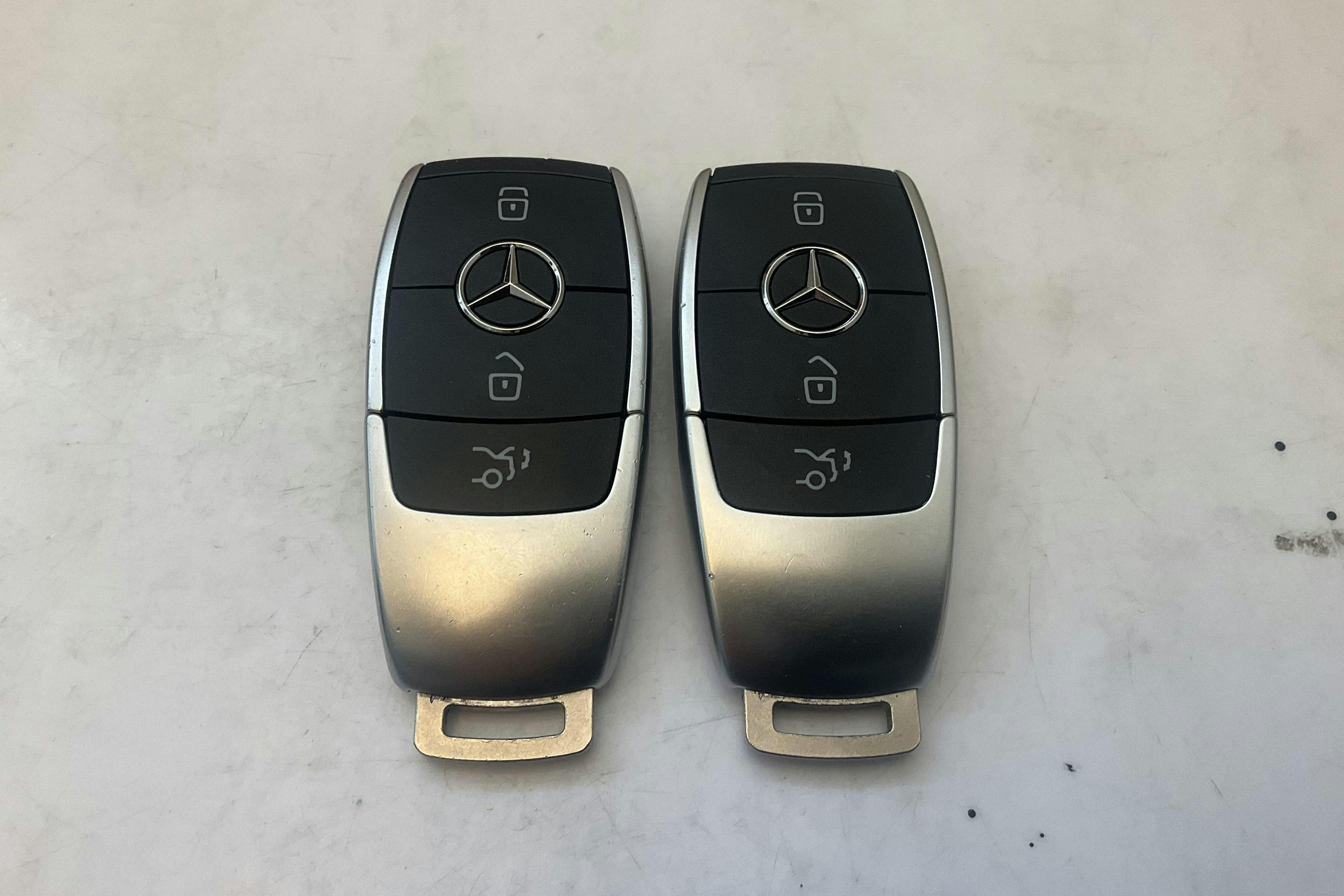 Presentation photo 13 of 13: Mercedes A 200 Sedan V177 (163hk) - 99 070 km - Automatic - red - 2020