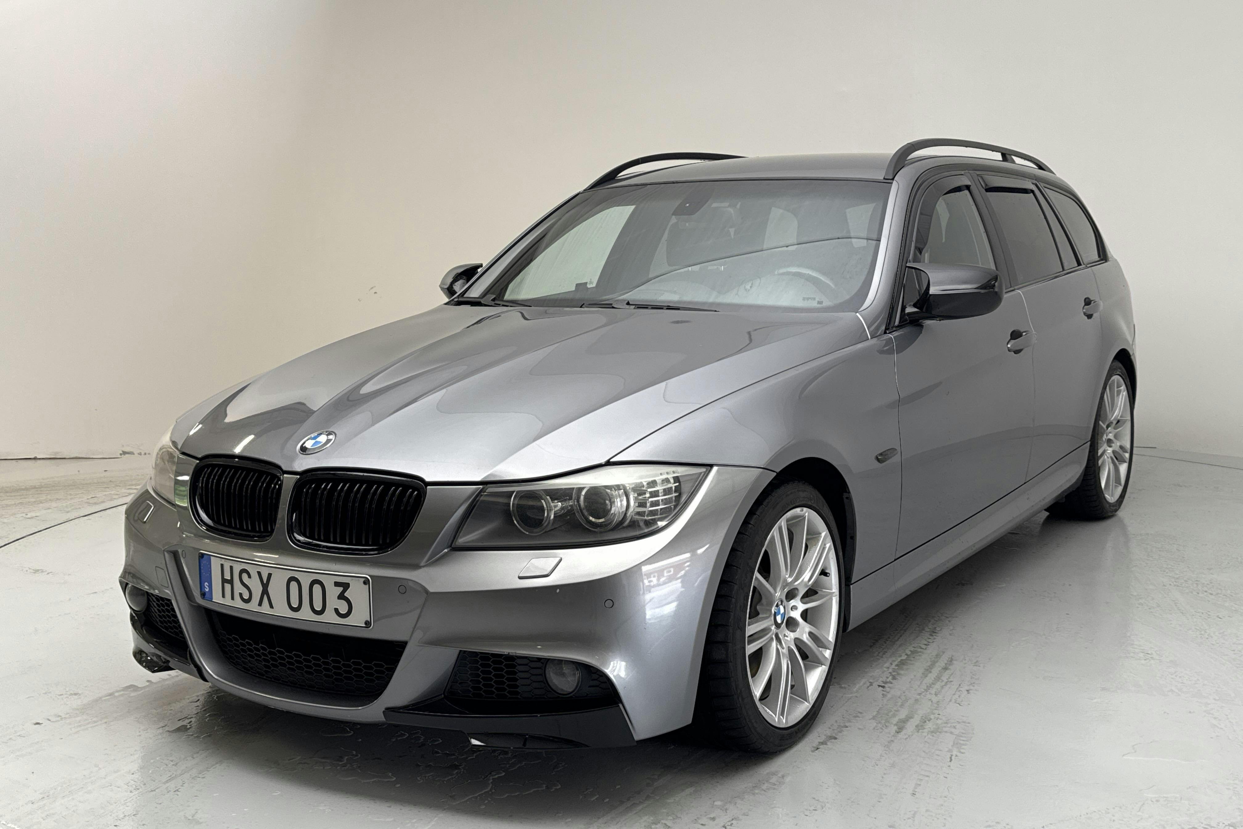BMW 330i xDrive Touring, E91 (272hk) - 17 773 mil - Automat - grå - 2009