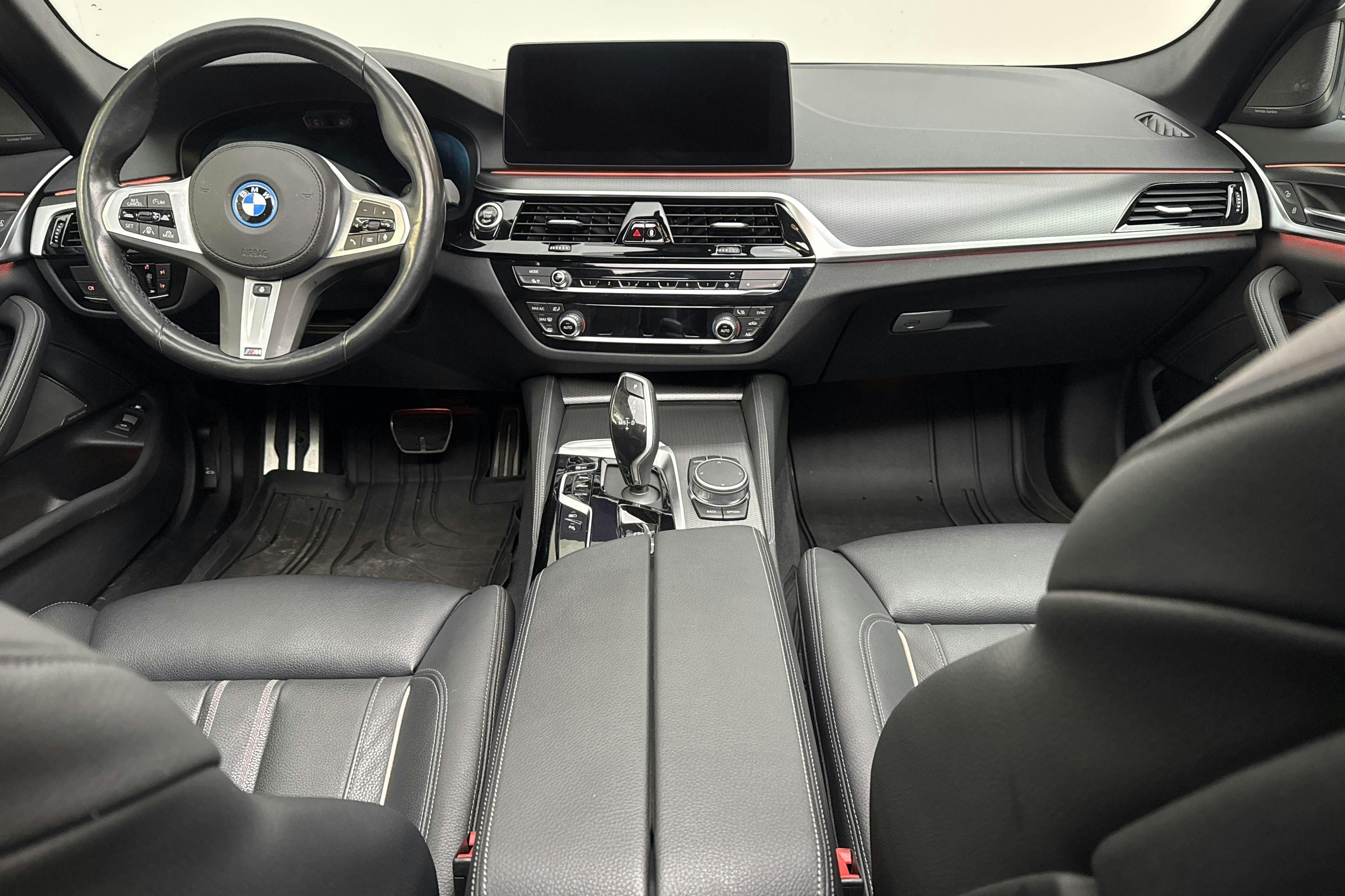 BMW 530e xDrive Touring, G31 12kWh LCI (292hk) - 54 090 km - Automatic - gray - 2023