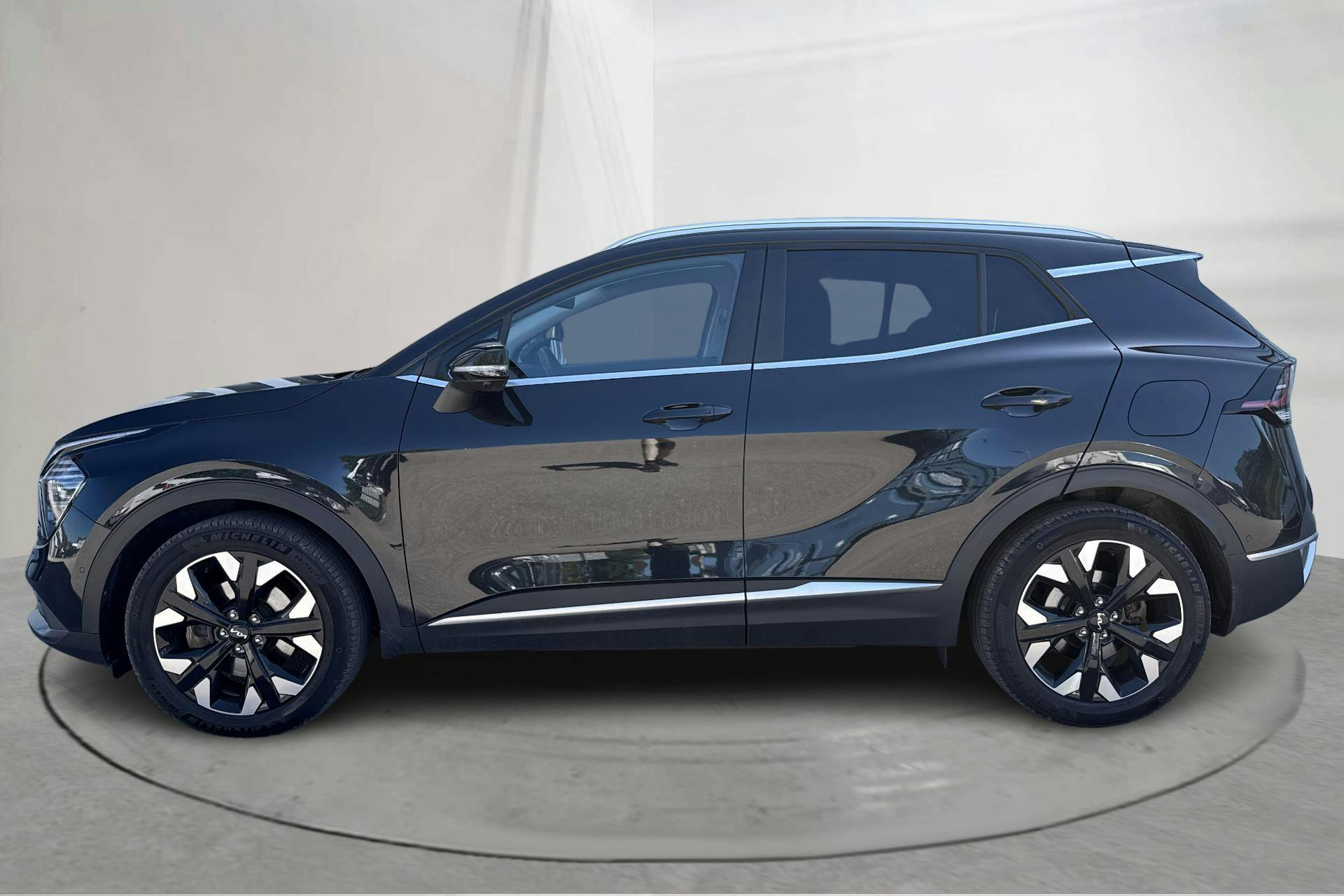 Esitlusfoto 2 aadressil 18: KIA Sportage PHEV AWD (265hk) - 49 830 km - Automaatne - must - 2022