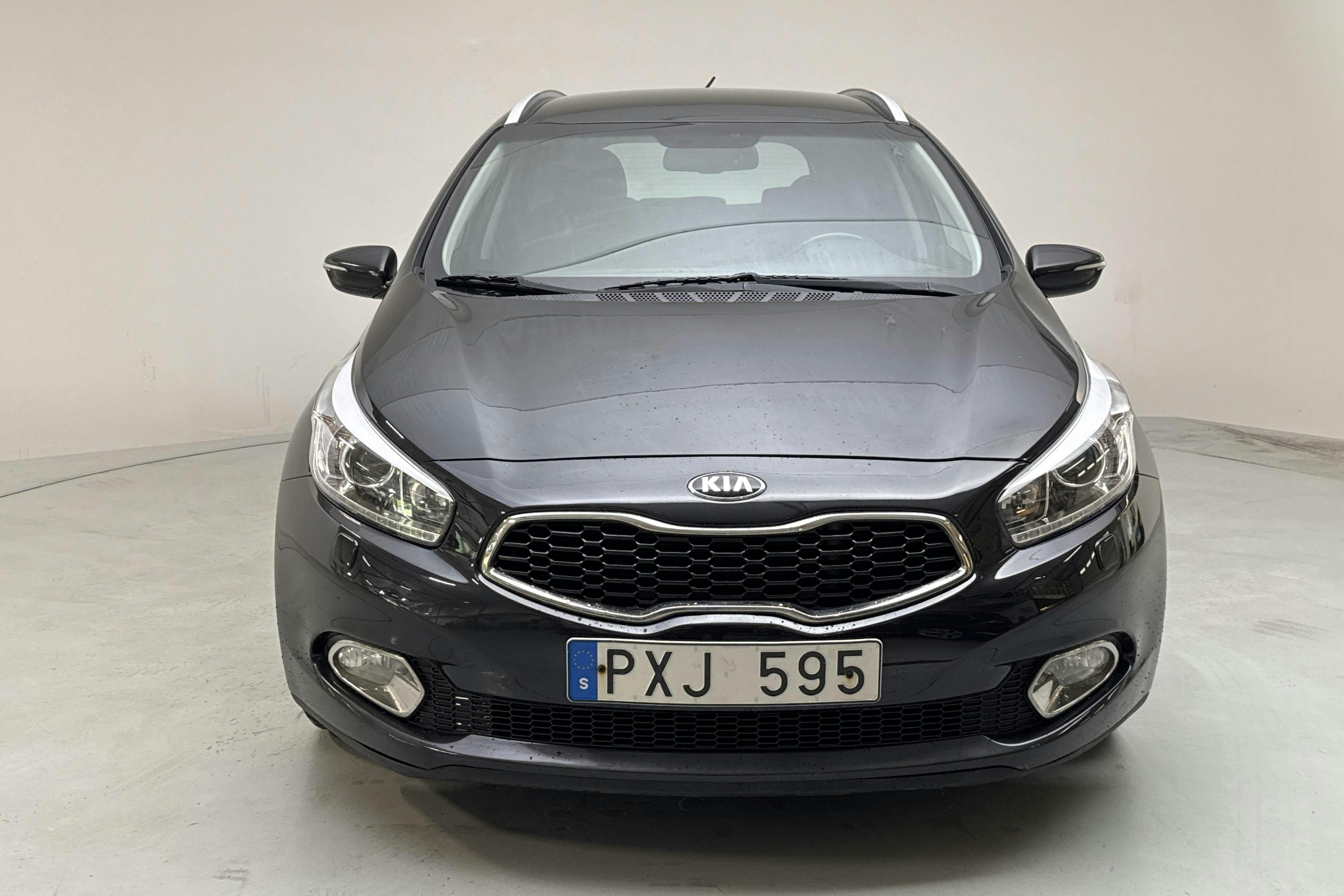 KIA Cee'd 1.6 CRDi SW (128hk) - 11 590 mil - Manuell - svart - 2013