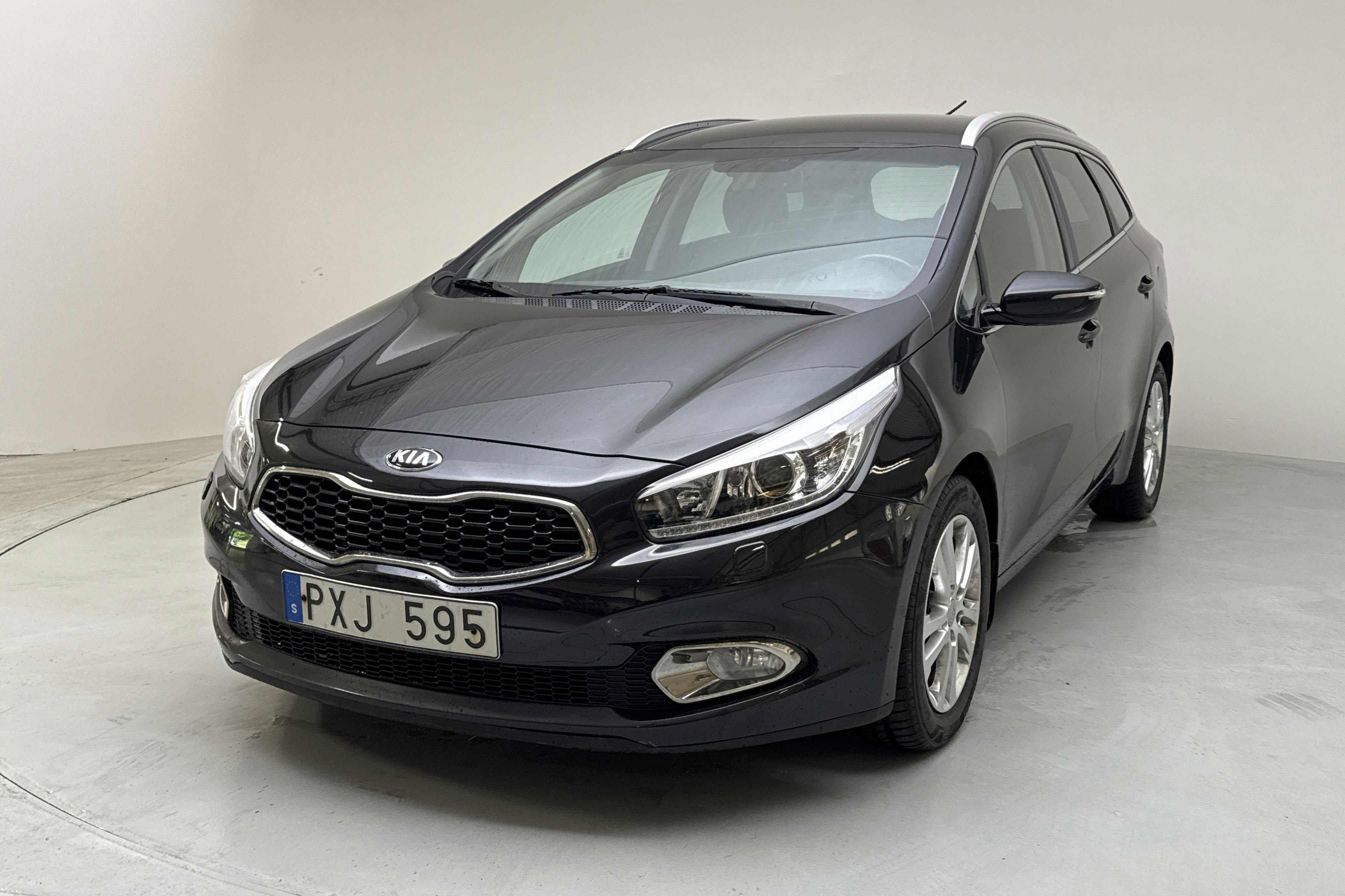 KIA Cee'd 1.6 CRDi SW (128hk) - 115 900 km - Manual - black - 2013