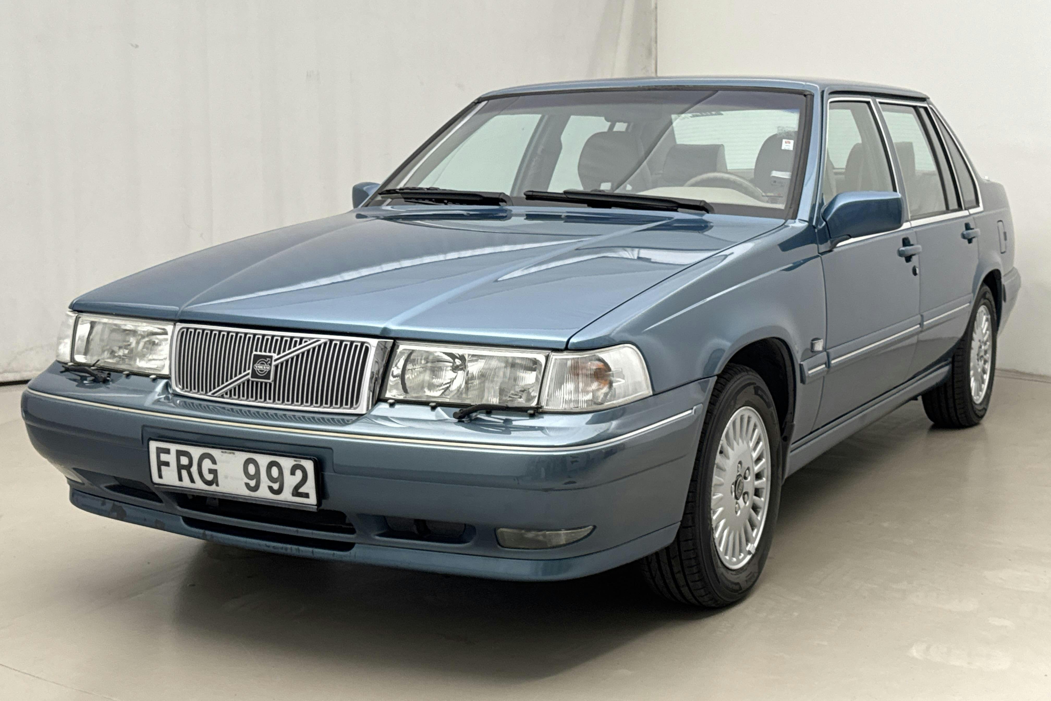 Volvo S90 2.5 (180hk) - 9 074 mil - Manuell - blå - 1998