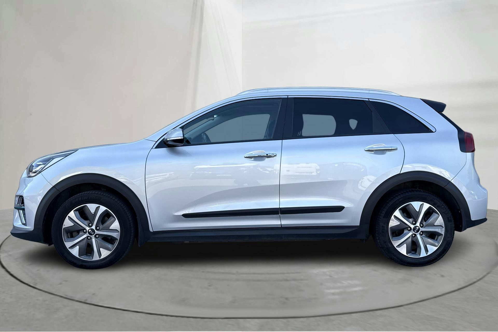 Presentationsfoto 2 av 18: KIA e-Niro 64 kWh (204hk) - 11 792 mil - Automat - grå - 2019