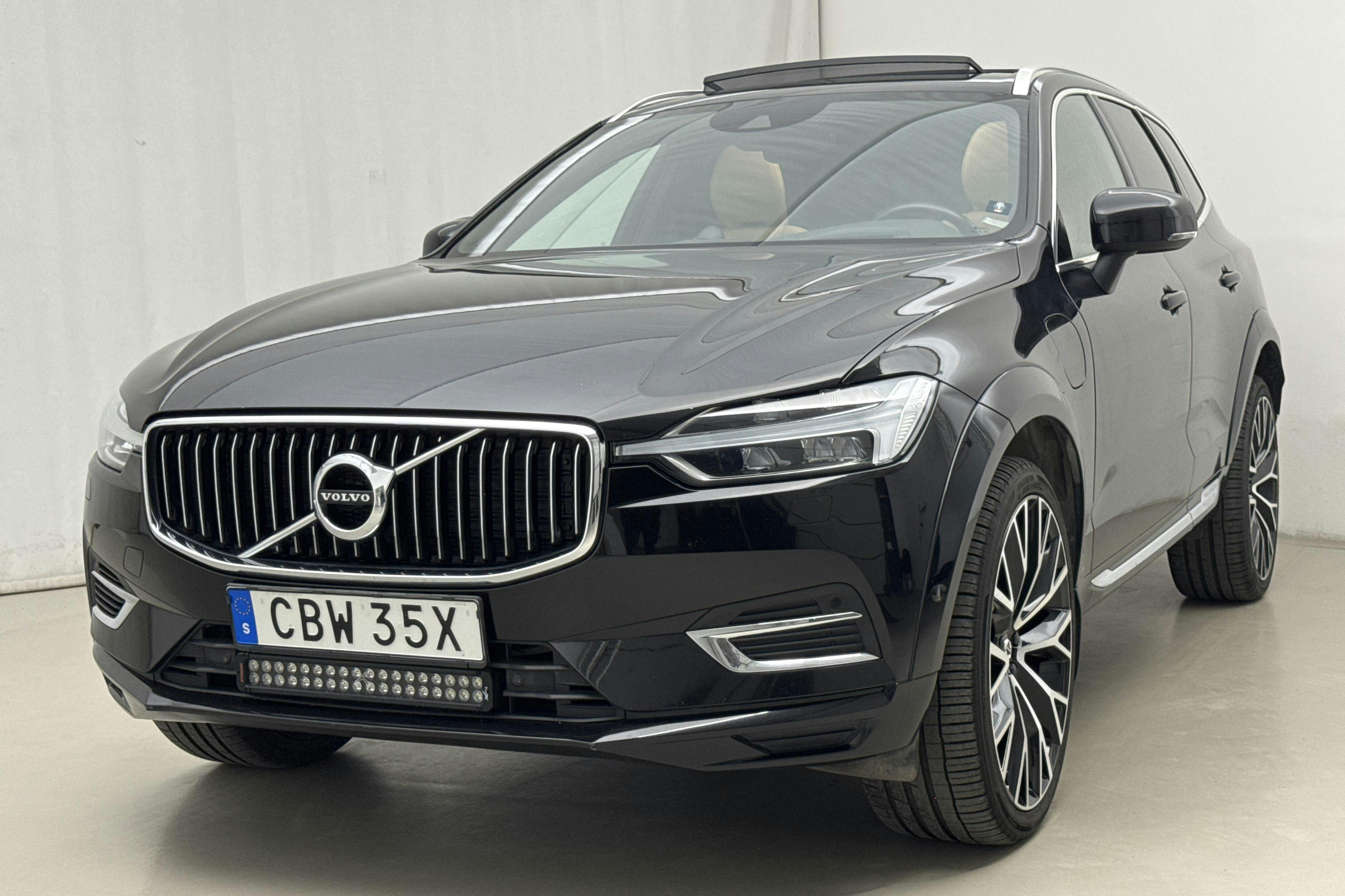 Volvo XC60 T8 AWD Recharge (390hk) - 132 670 km - Automaatne - must - 2019