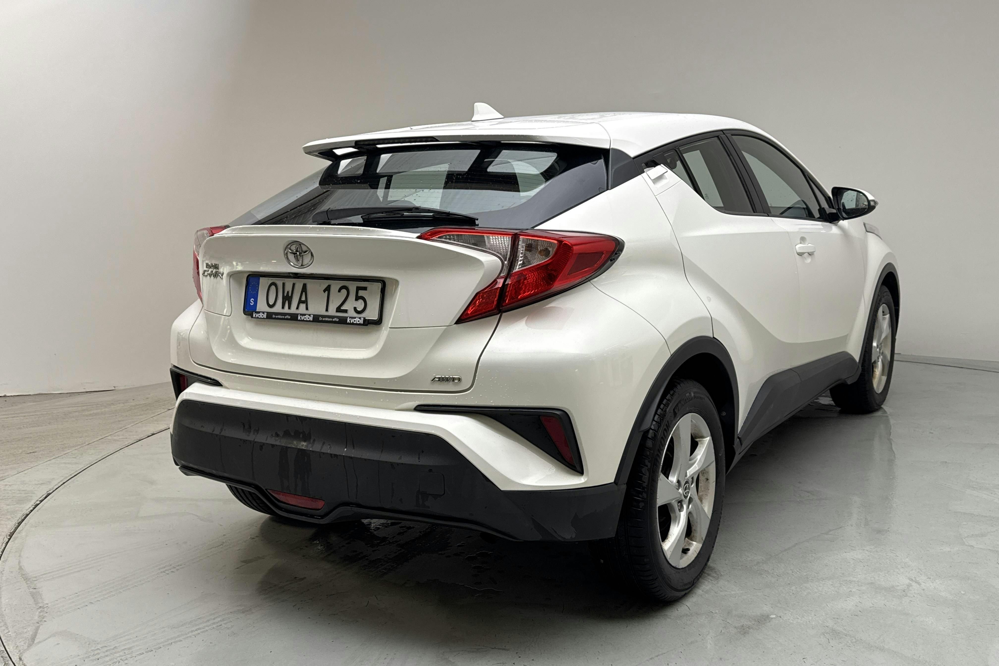 Toyota C-HR 1.2T AWD (116hk) - 21 327 mil - Automat - vit - 2017