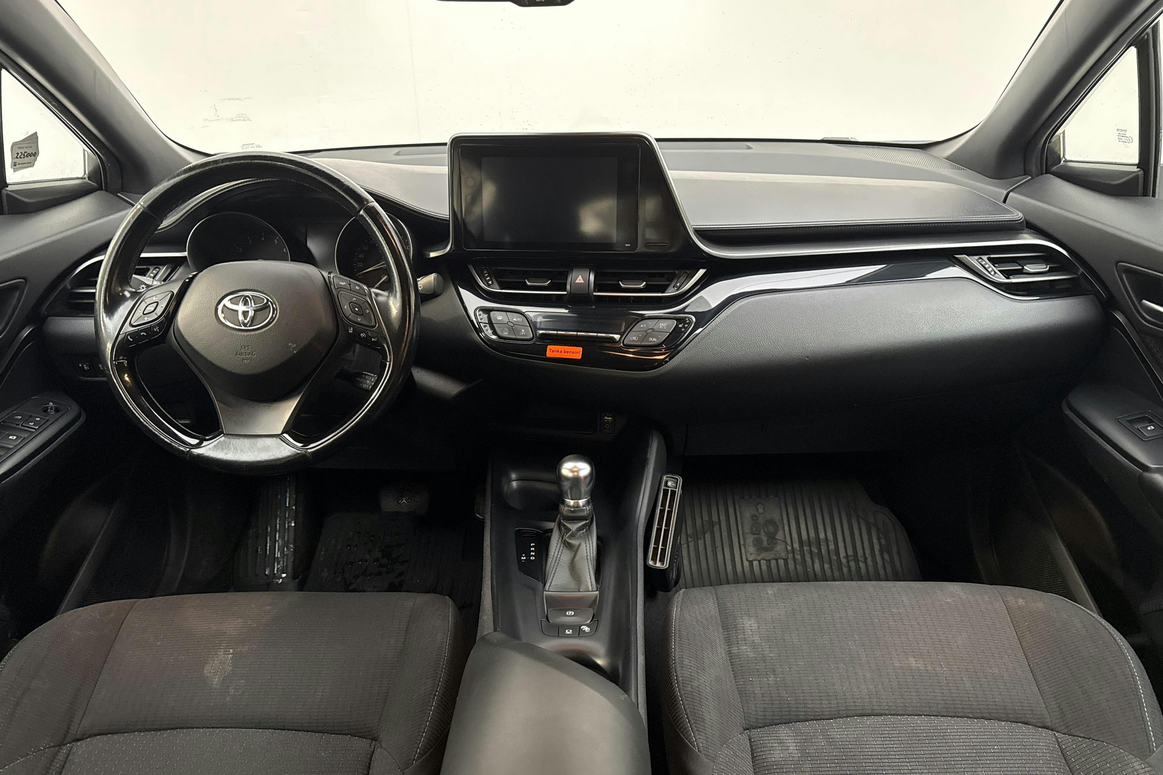 Toyota C-HR 1.2T AWD (116hk) - 21 327 mil - Automat - vit - 2017