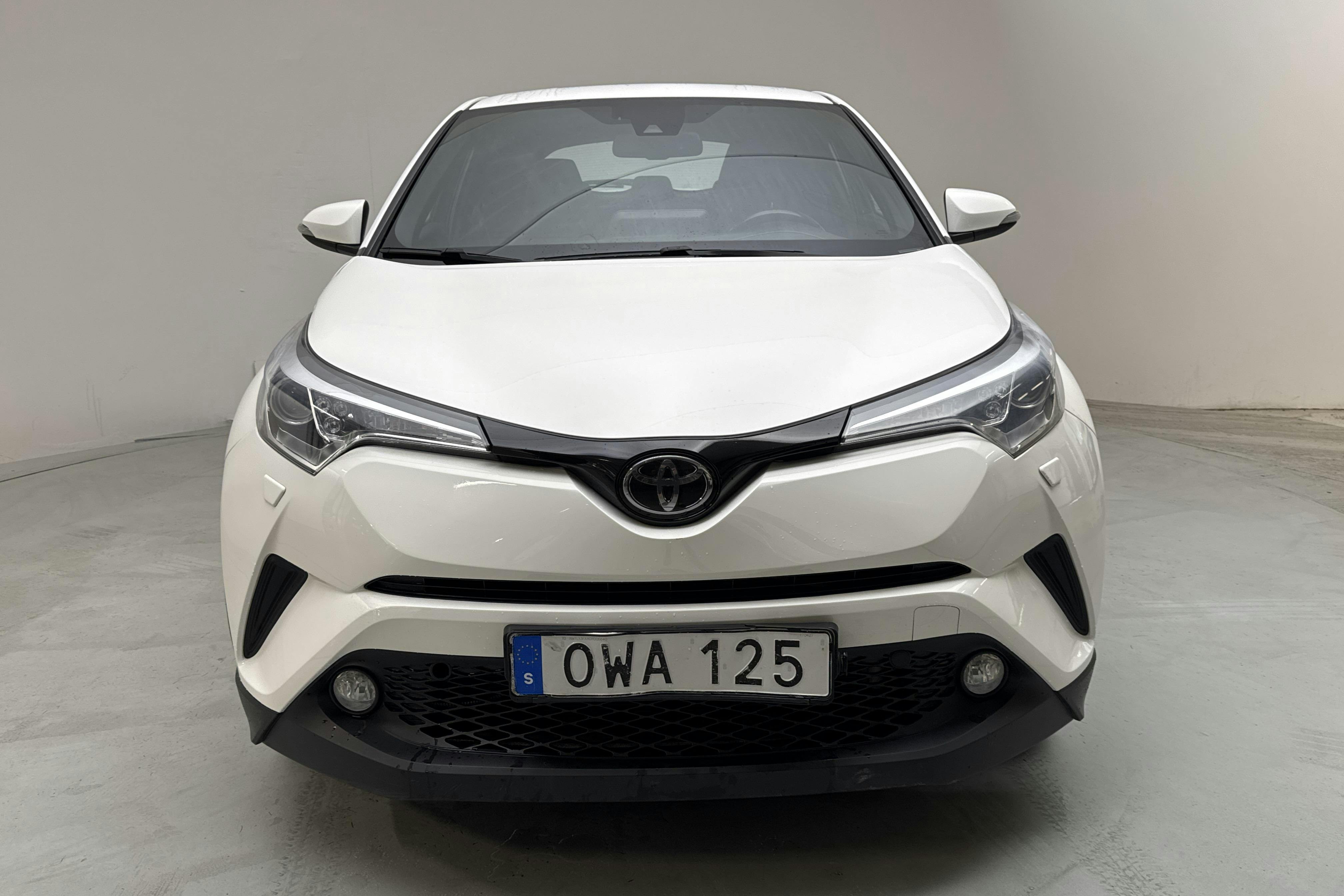 Toyota C-HR 1.2T AWD (116hk) - 21 327 mil - Automat - vit - 2017