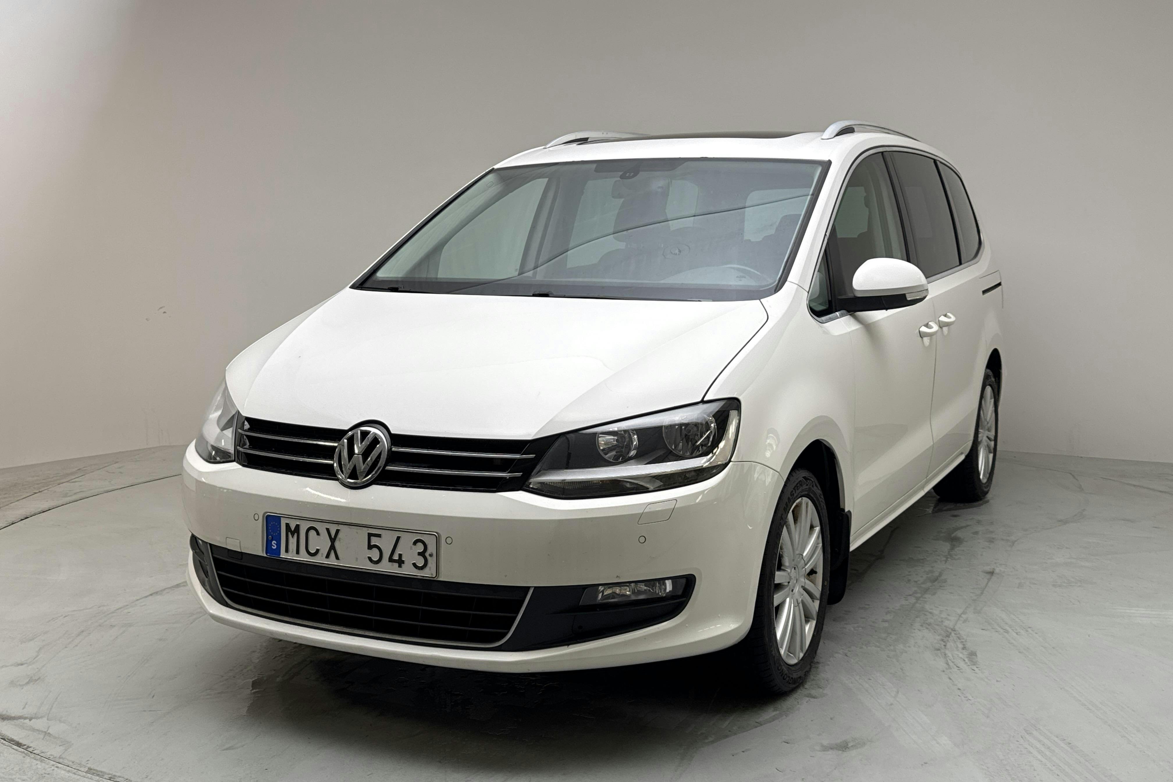 VW Sharan 2.0 TDI BlueMotion Technology (140hk) - 198 750 km - Manual - white - 2012