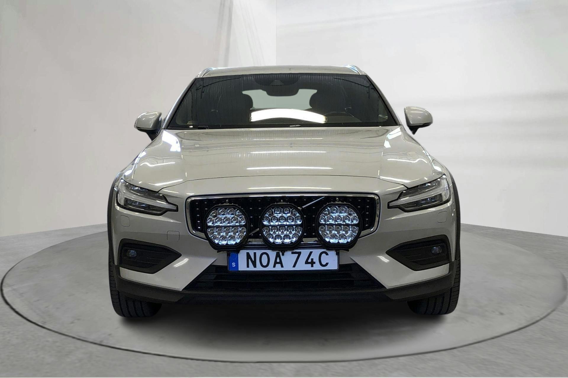 Volvo V60 D4 Cross Country AWD (190hk) - 19 042 mil - Automat - vit - 2020