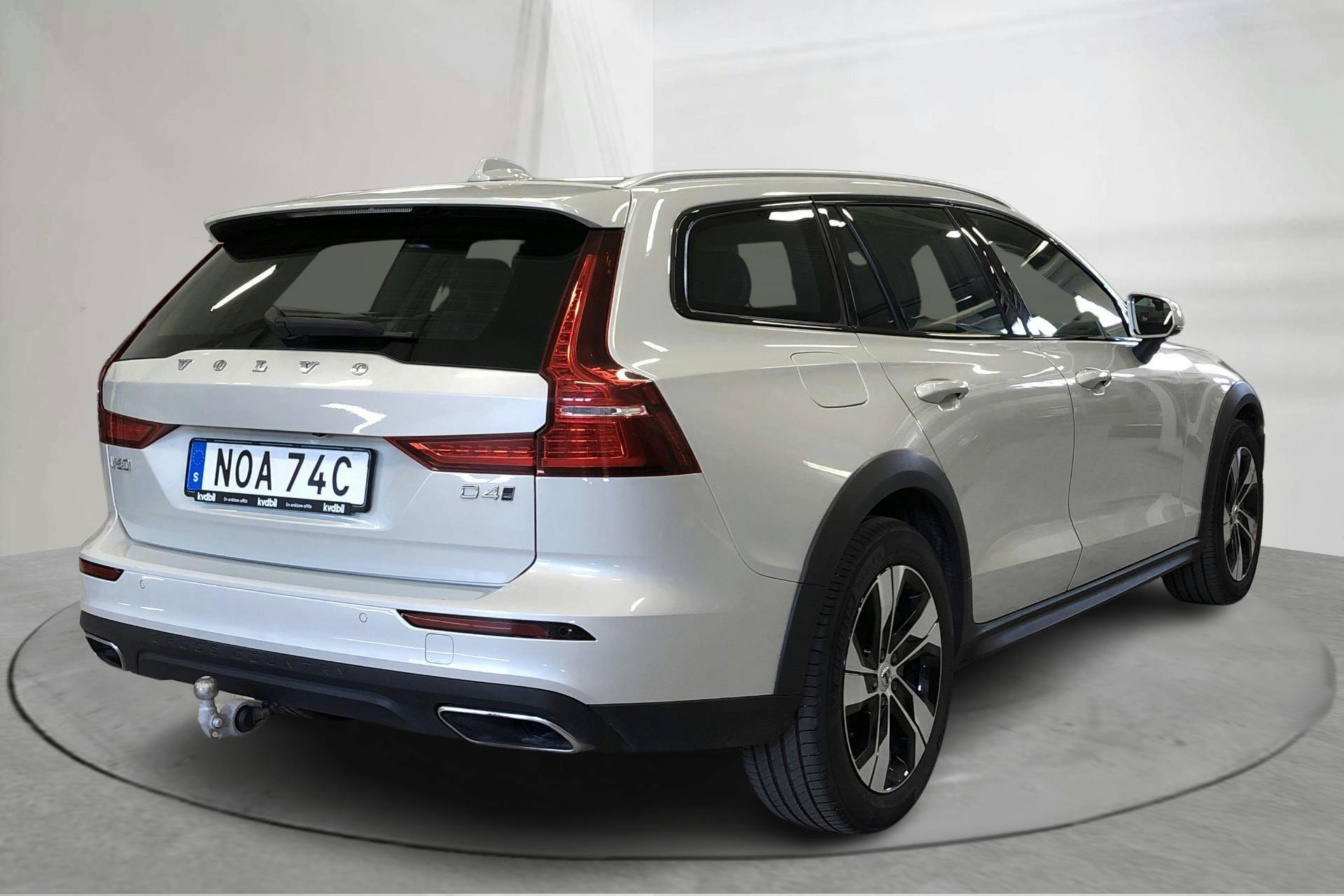 Volvo V60 D4 Cross Country AWD (190hk) - 19 042 mil - Automat - vit - 2020
