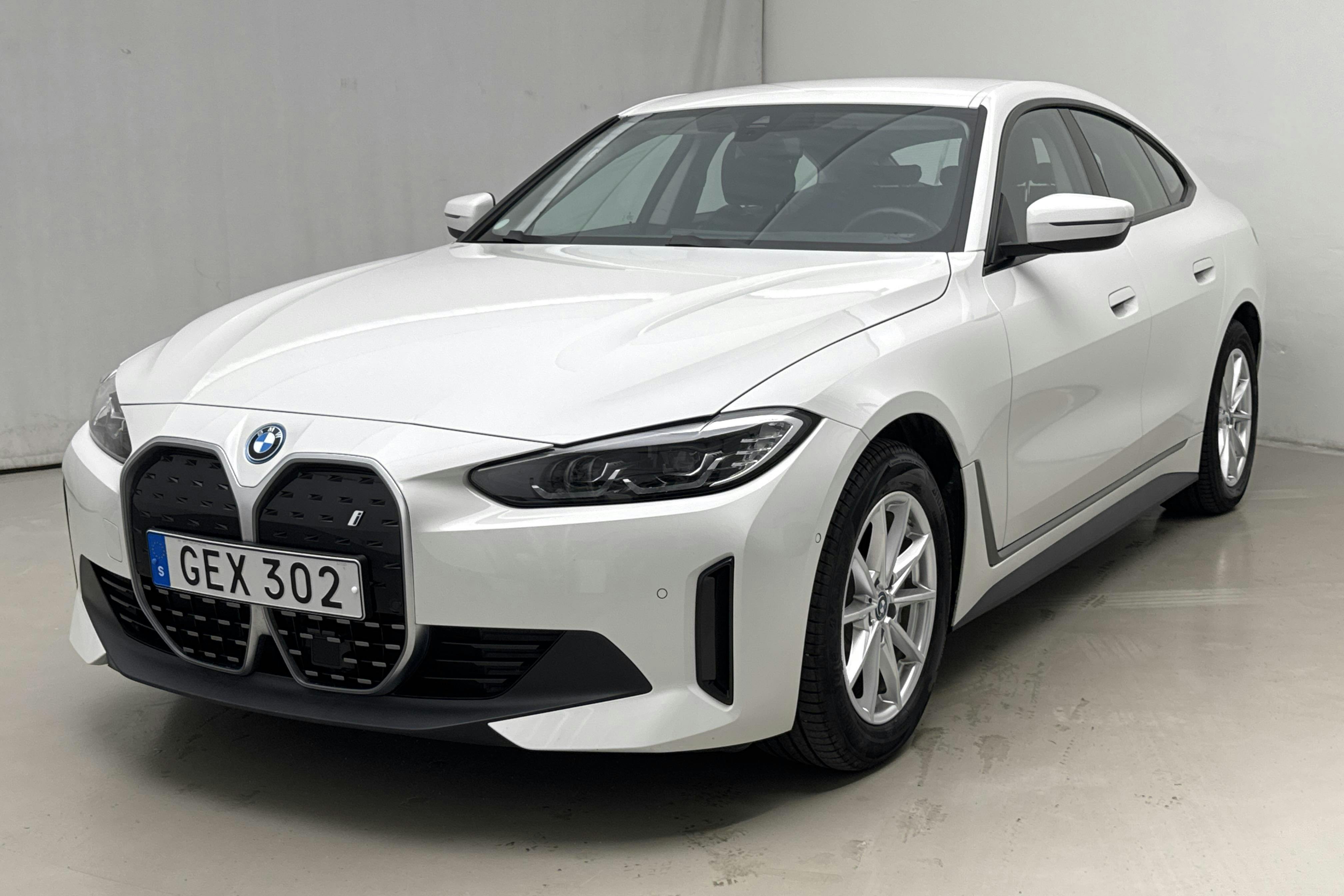 BMW i4 eDrive40, G26 (340hk) - 42 880 km - Automaatne - valge - 2023