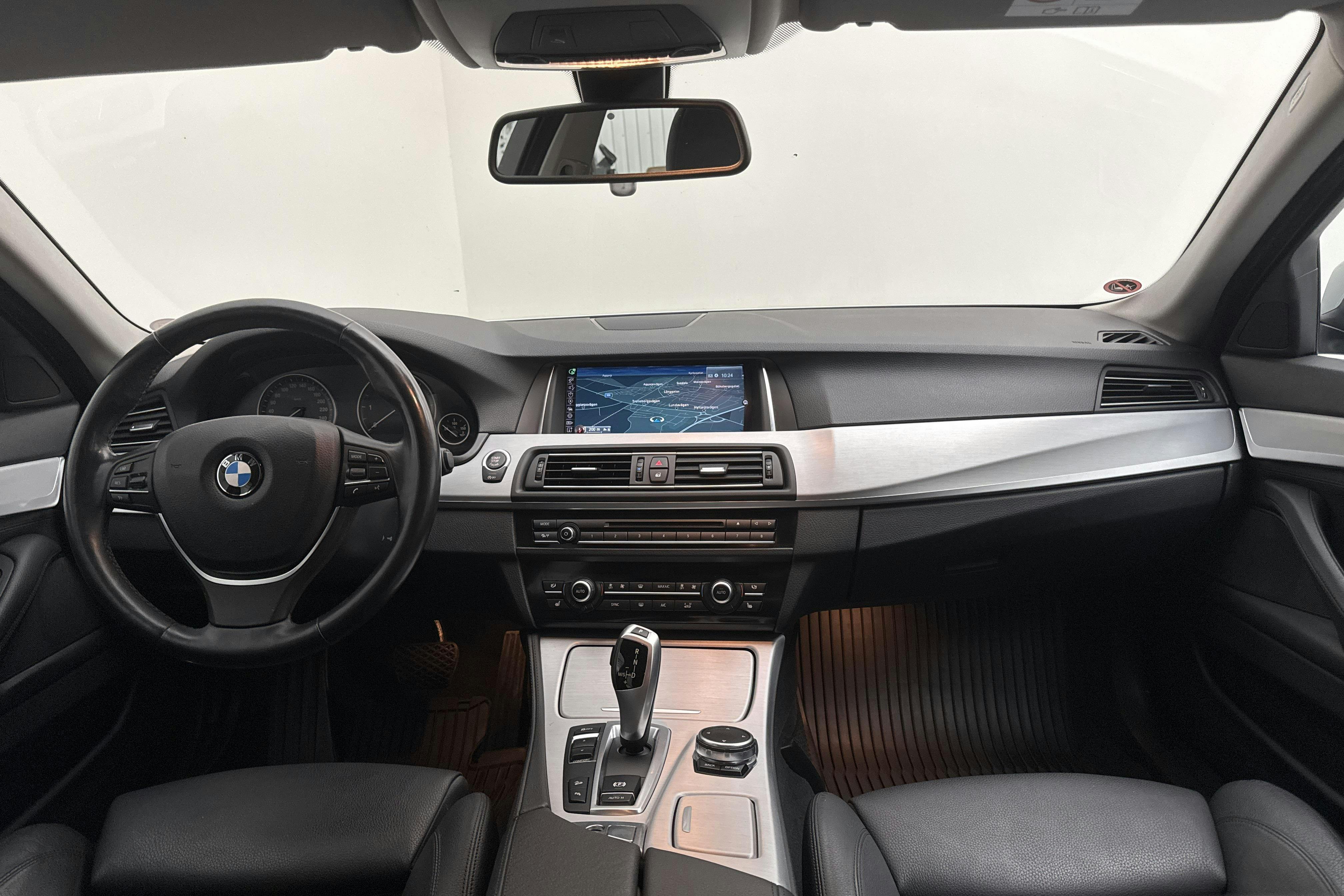 BMW 520d xDrive Touring, F11 (190hk) - 122 890 km - Automaatne - hõbe - 2017