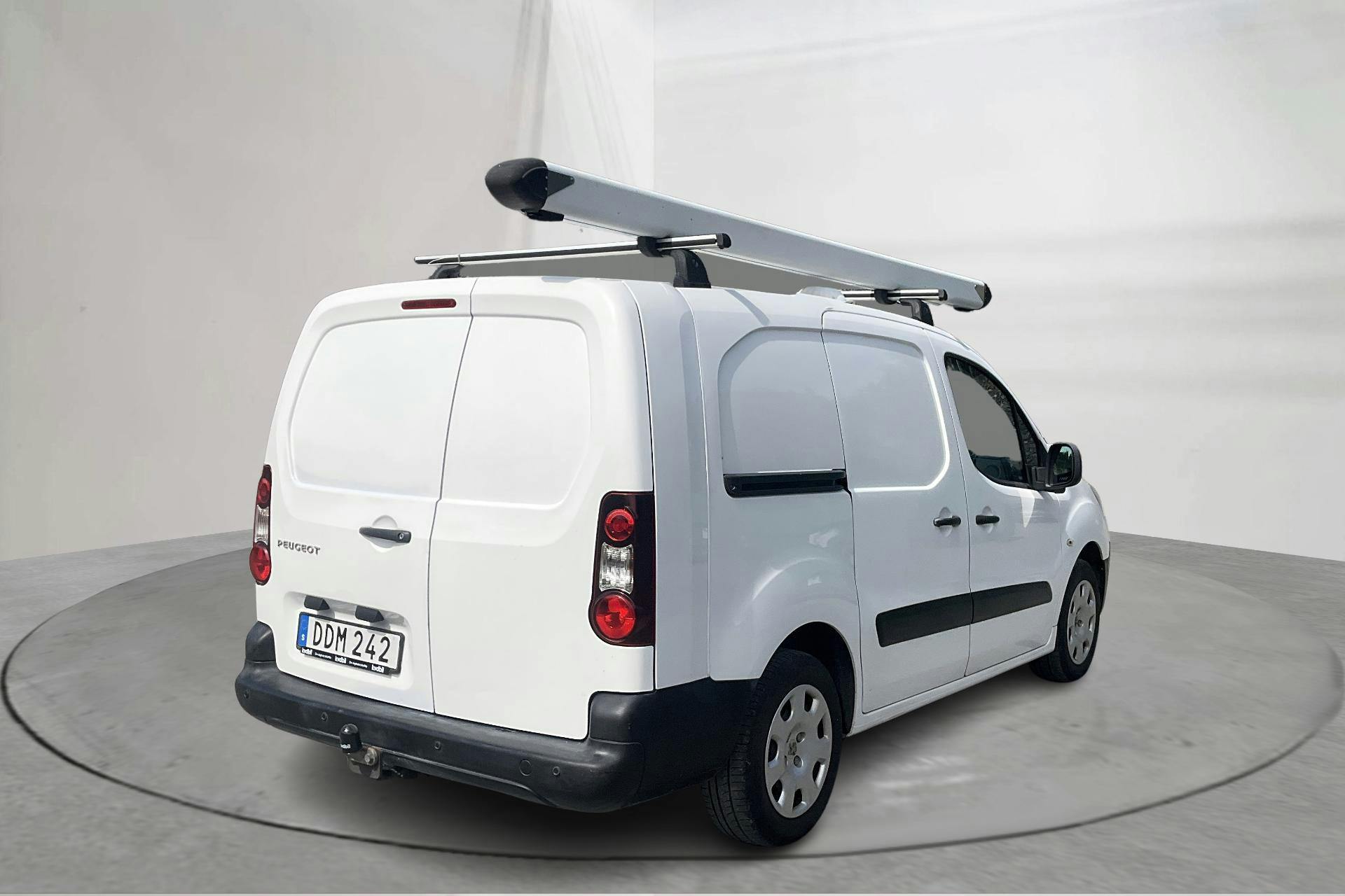 Peugeot Partner 1.6 e-HDI Skåp (90hk) - 76 450 km - Käsitsi - valge - 2014
