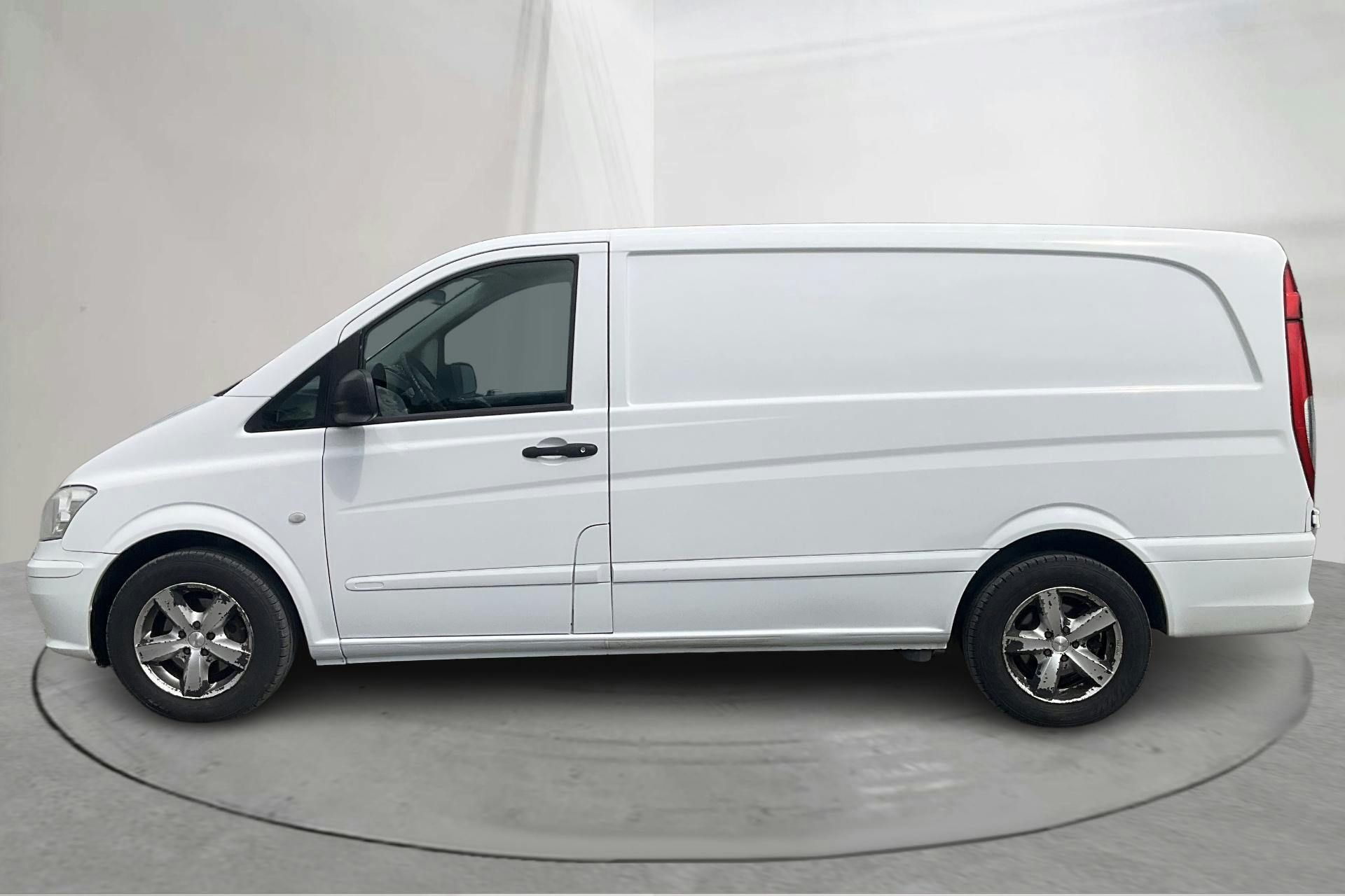 Presentation photo 2 of 12: Mercedes Vito 113 CDI W639 (136hk) - 169 670 km - Automatic - white - 2012