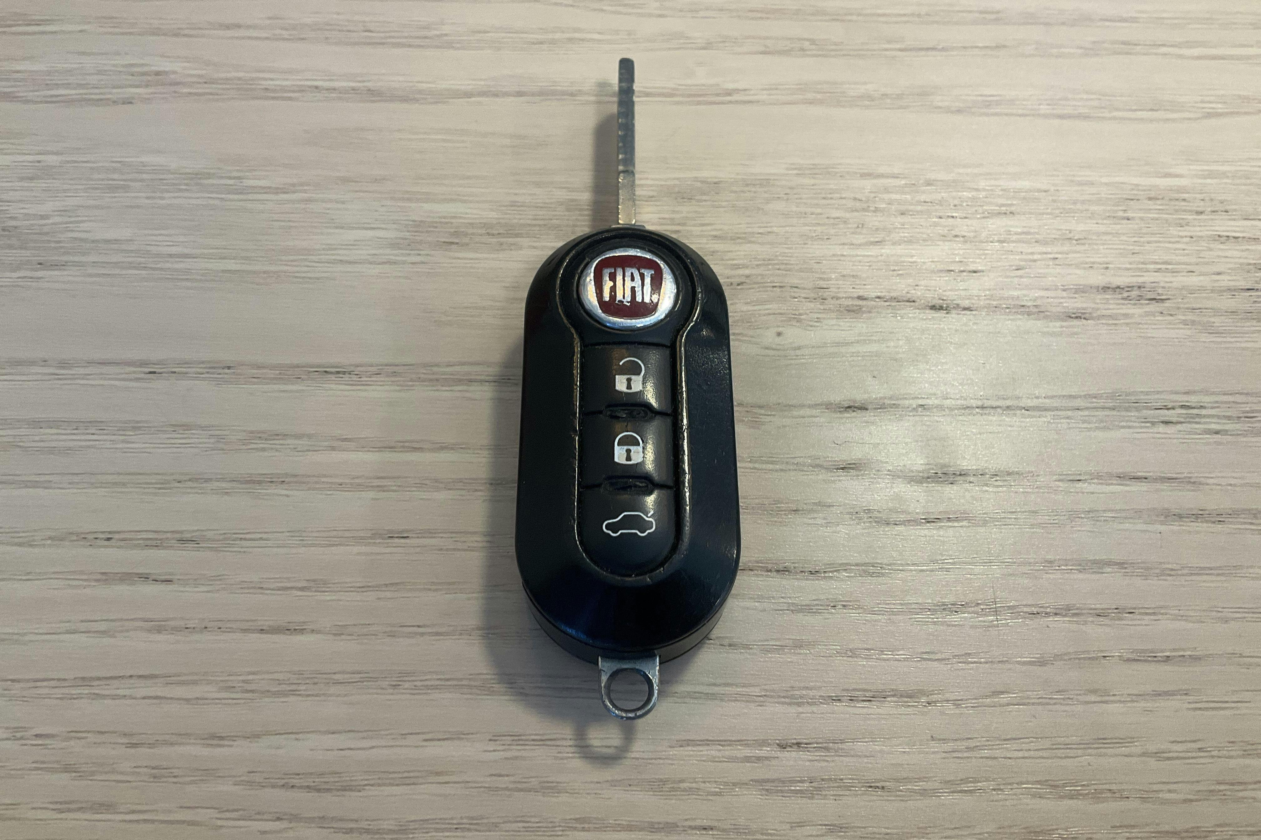 Esitlusfoto 13 aadressil 13: Fiat 500C 1.2 (69hk) - 82 380 km - Käsitsi - must - 2015