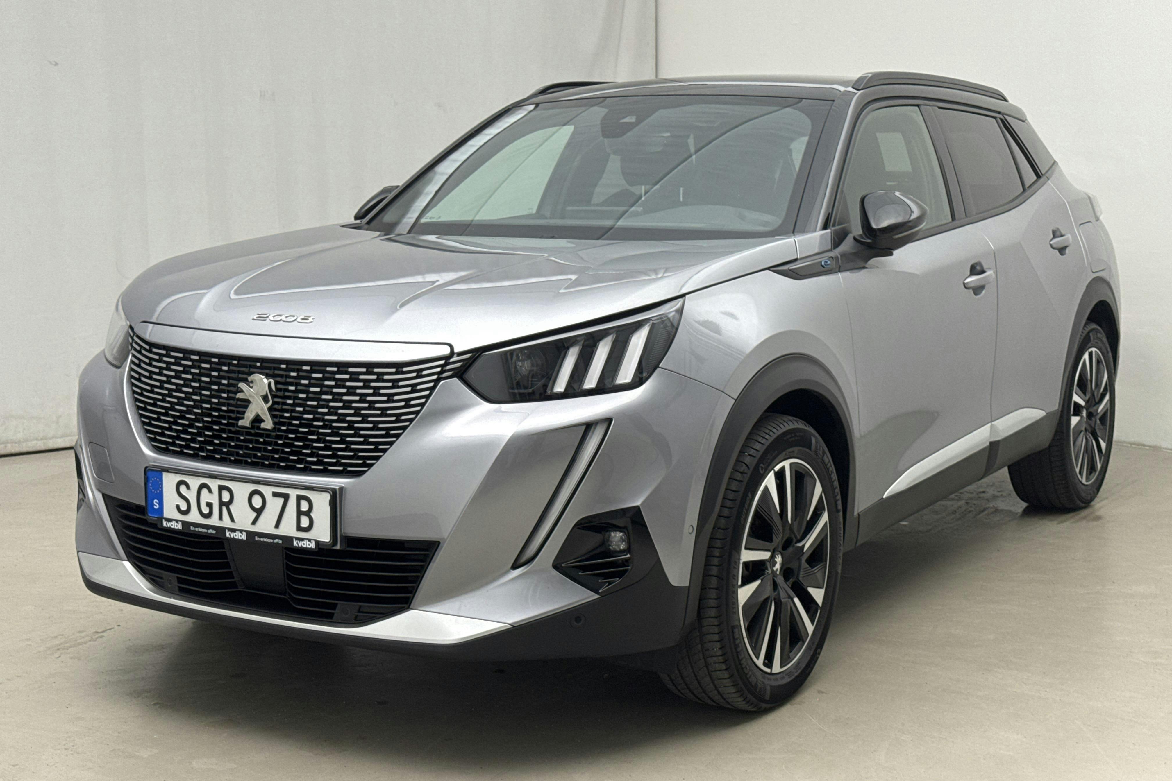 Peugeot e-2008 50 kWh (136hk) - 4 546 mil - Automat - grå - 2022