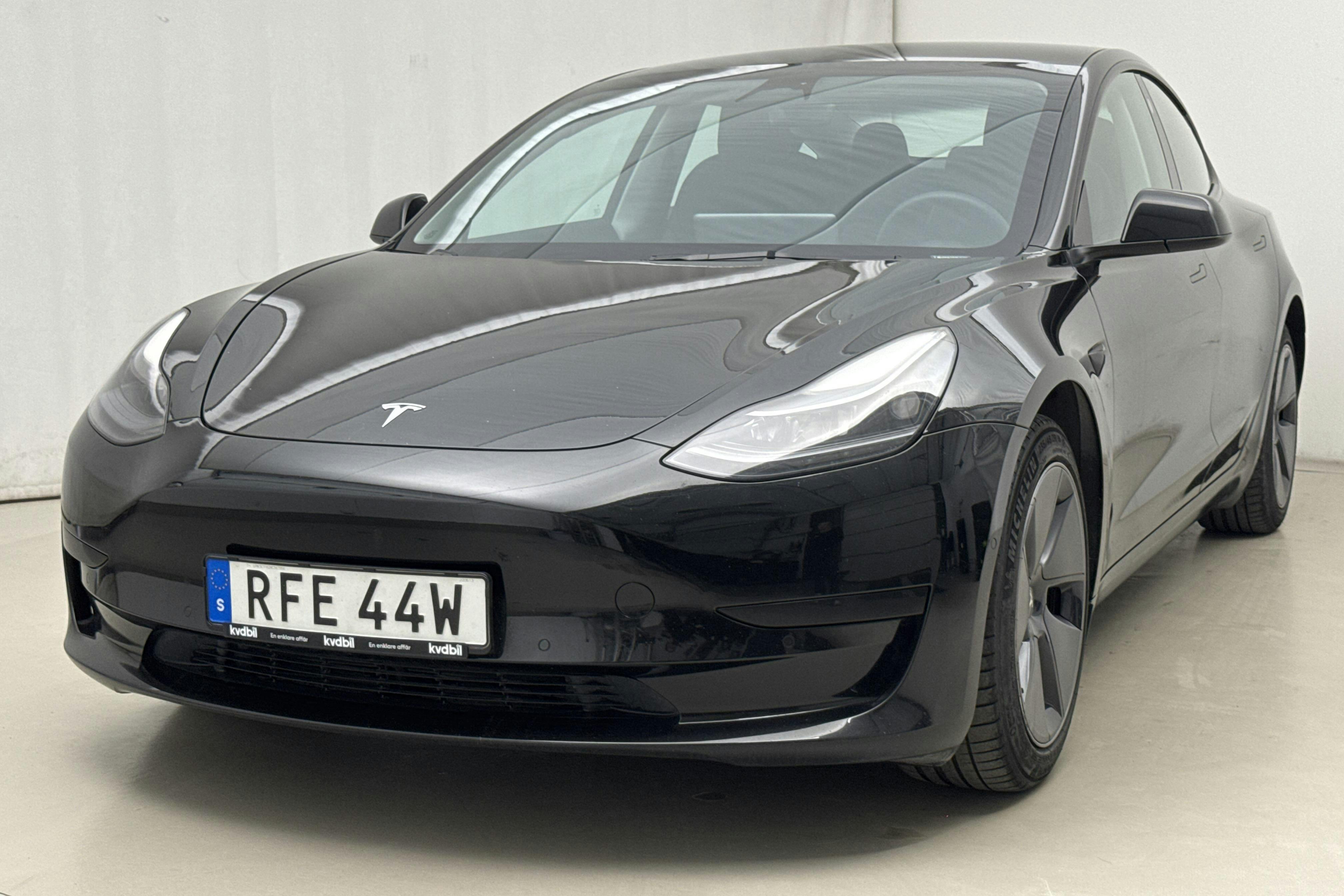 Tesla Model 3 Standard Range RWD - 110 590 km - Automaattinen - musta - 2022