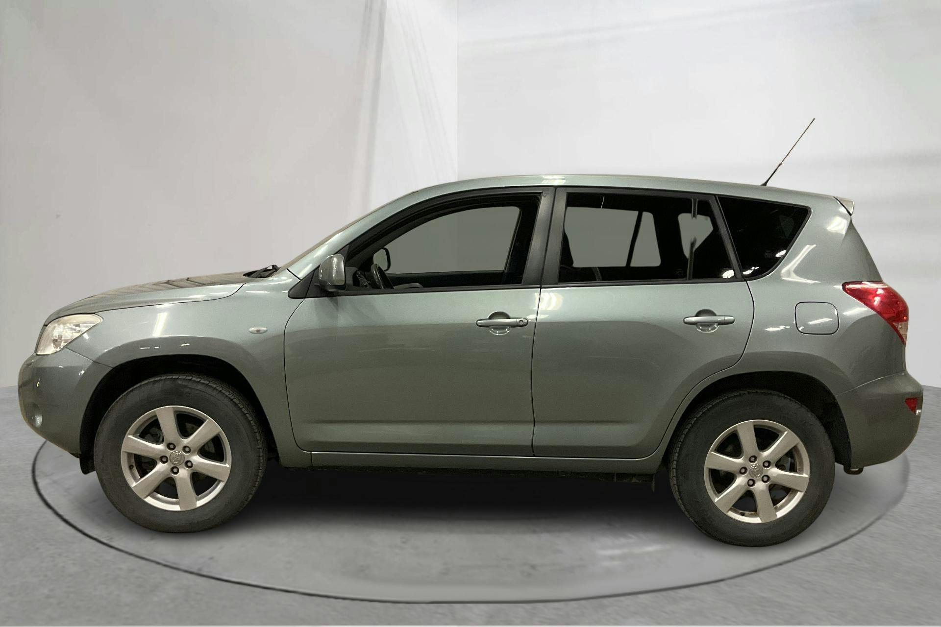 Esitlusfoto 2 aadressil 14: Toyota RAV4 2.0 (152hk) - 109 830 km - Käsitsi - Light Green - 2007