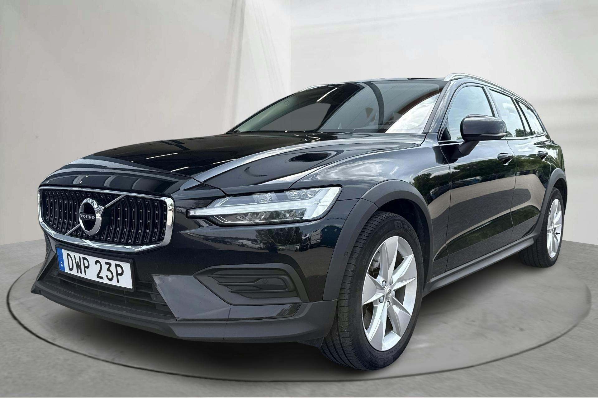 Volvo V60 B4 Cross Country AWD Mildhybrid, Diesel (197hk) - 11 439 mil - Automat - svart - 2022