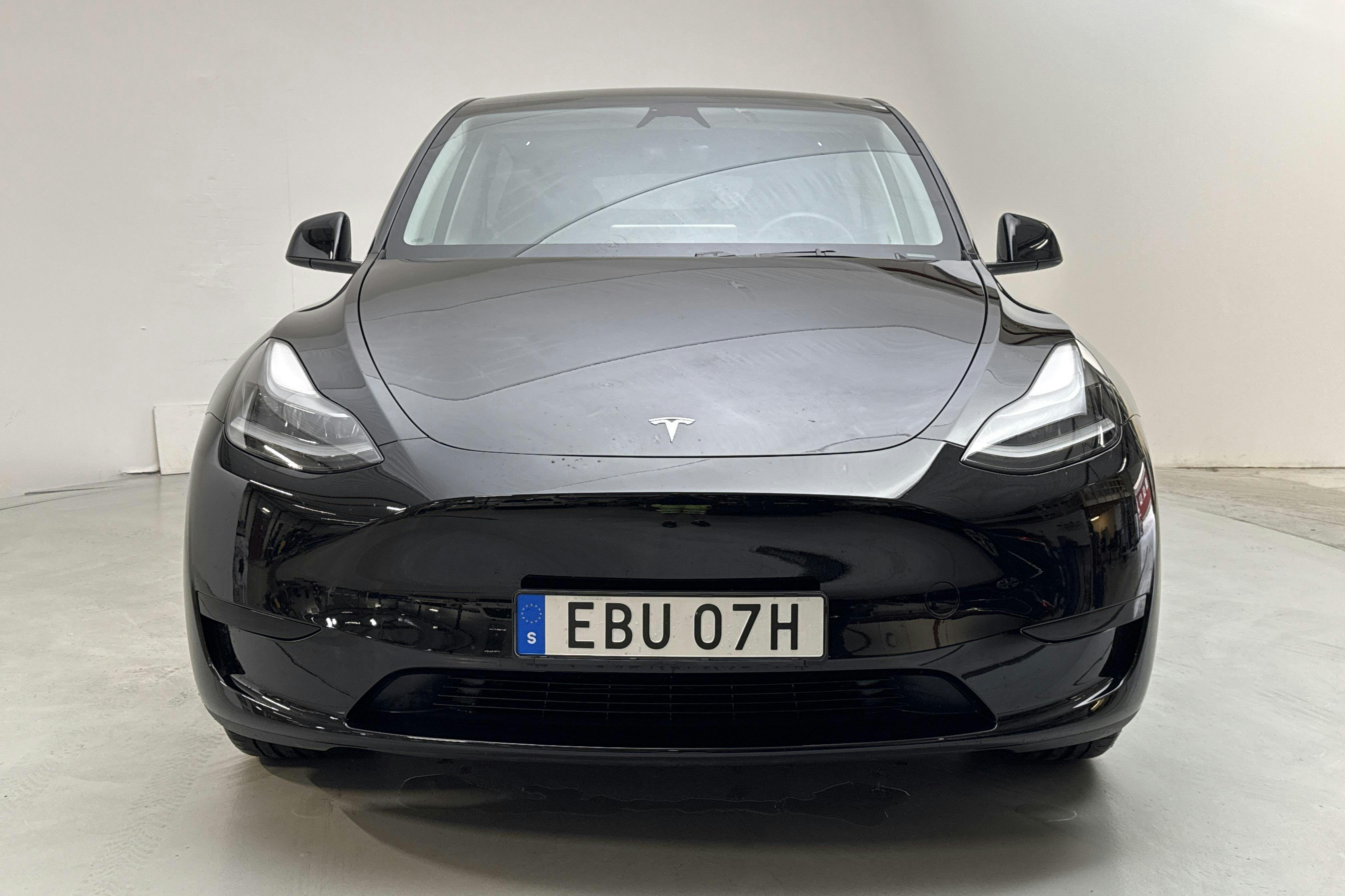 Tesla Model Y Long Range RWD - 1 116 mil - Automat - svart - 2025