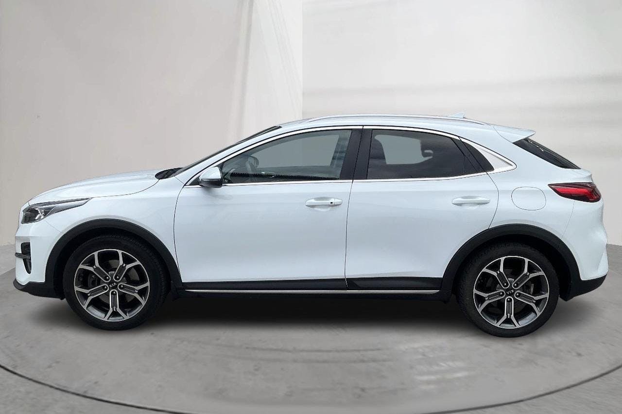 Presentationsfoto 2 av 14: KIA XCeed 1.4 T-GDi 5dr (140hk) - 4 432 mil - Automat - vit - 2020