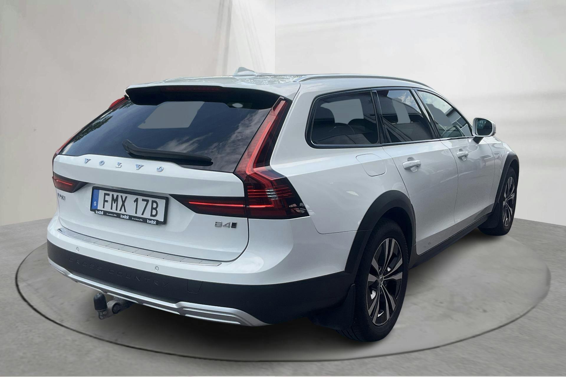 Volvo V90 B4 Cross Country AWD Mildhybrid, Diesel (197hk) - 150 960 km - Automaatne - valge - 2022