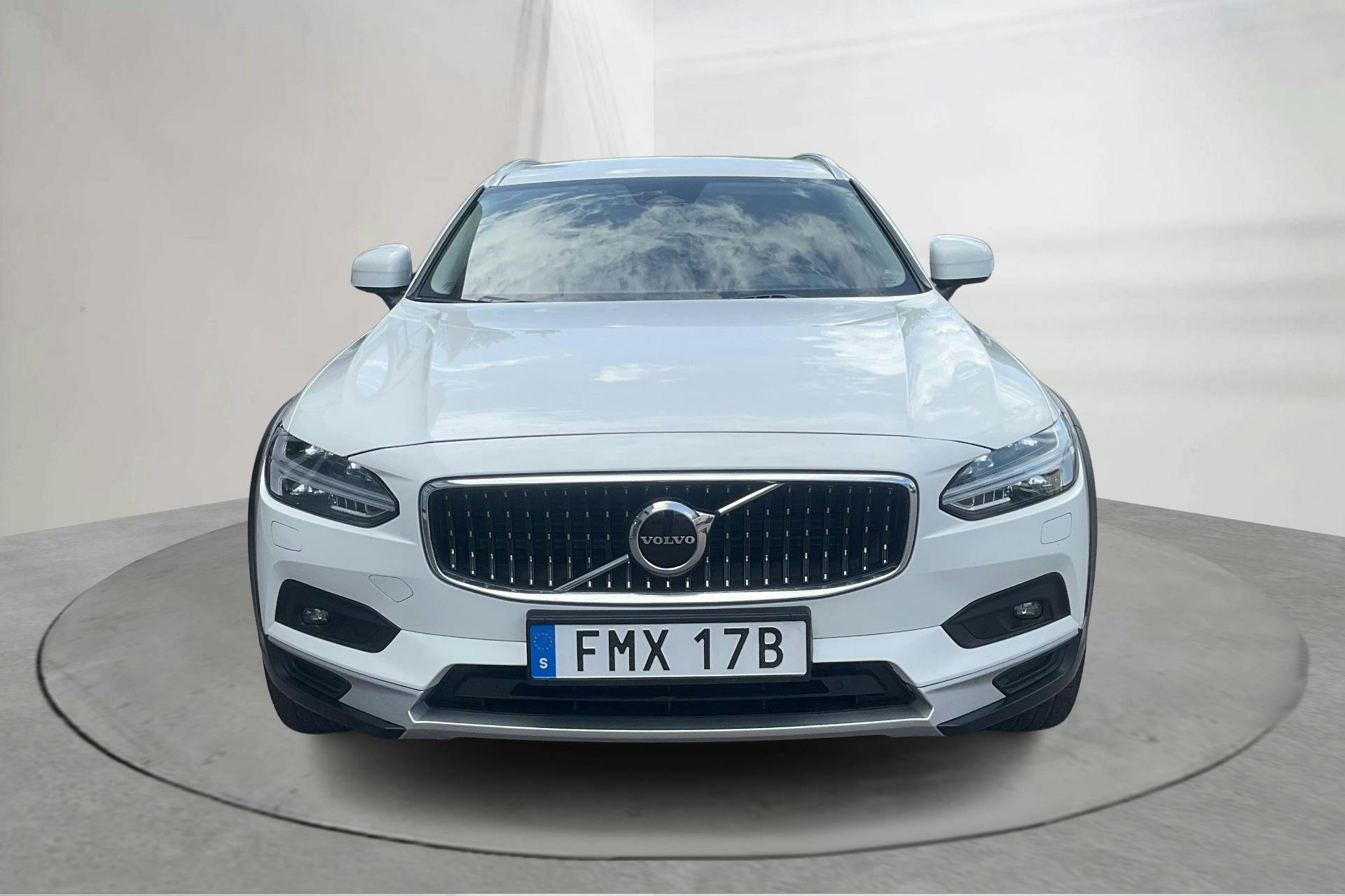 Volvo V90 B4 Cross Country AWD Mildhybrid, Diesel (197hk) - 150 960 km - Automaatne - valge - 2022