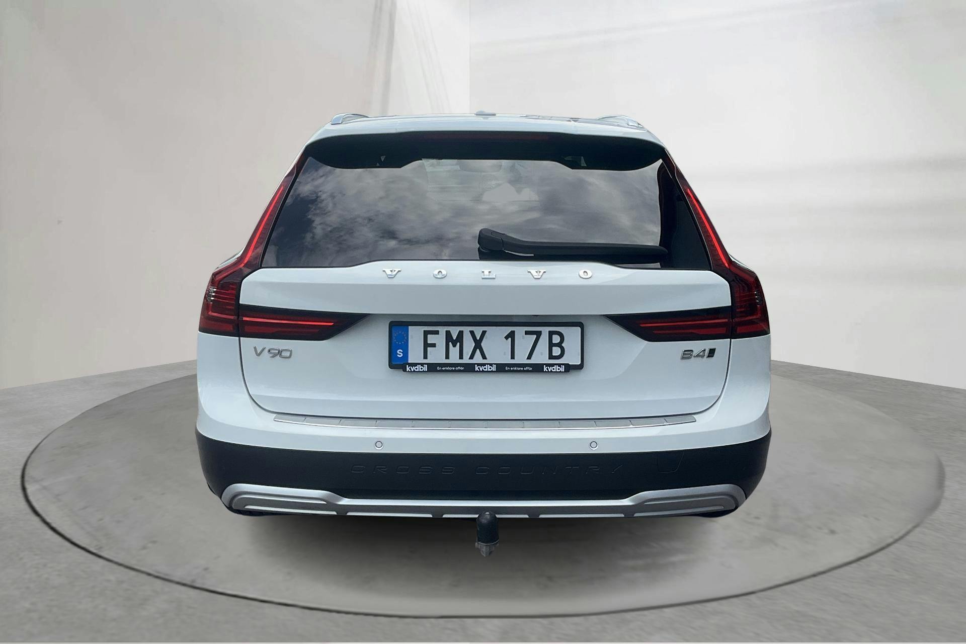 Volvo V90 B4 Cross Country AWD Mildhybrid, Diesel (197hk) - 150 960 km - Automaatne - valge - 2022