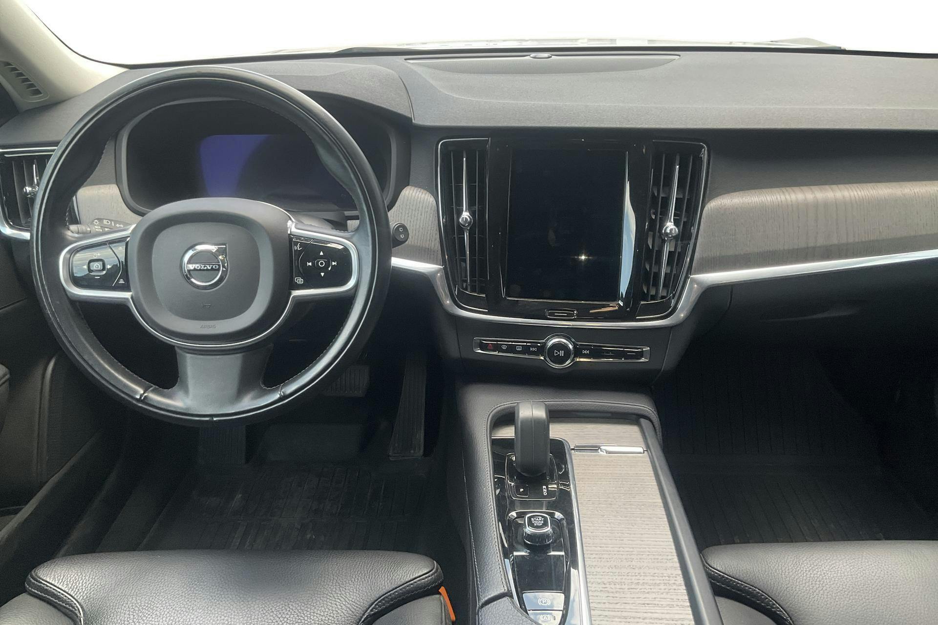 Volvo V90 B4 Cross Country AWD Mildhybrid, Diesel (197hk) - 150 960 km - Automaatne - valge - 2022
