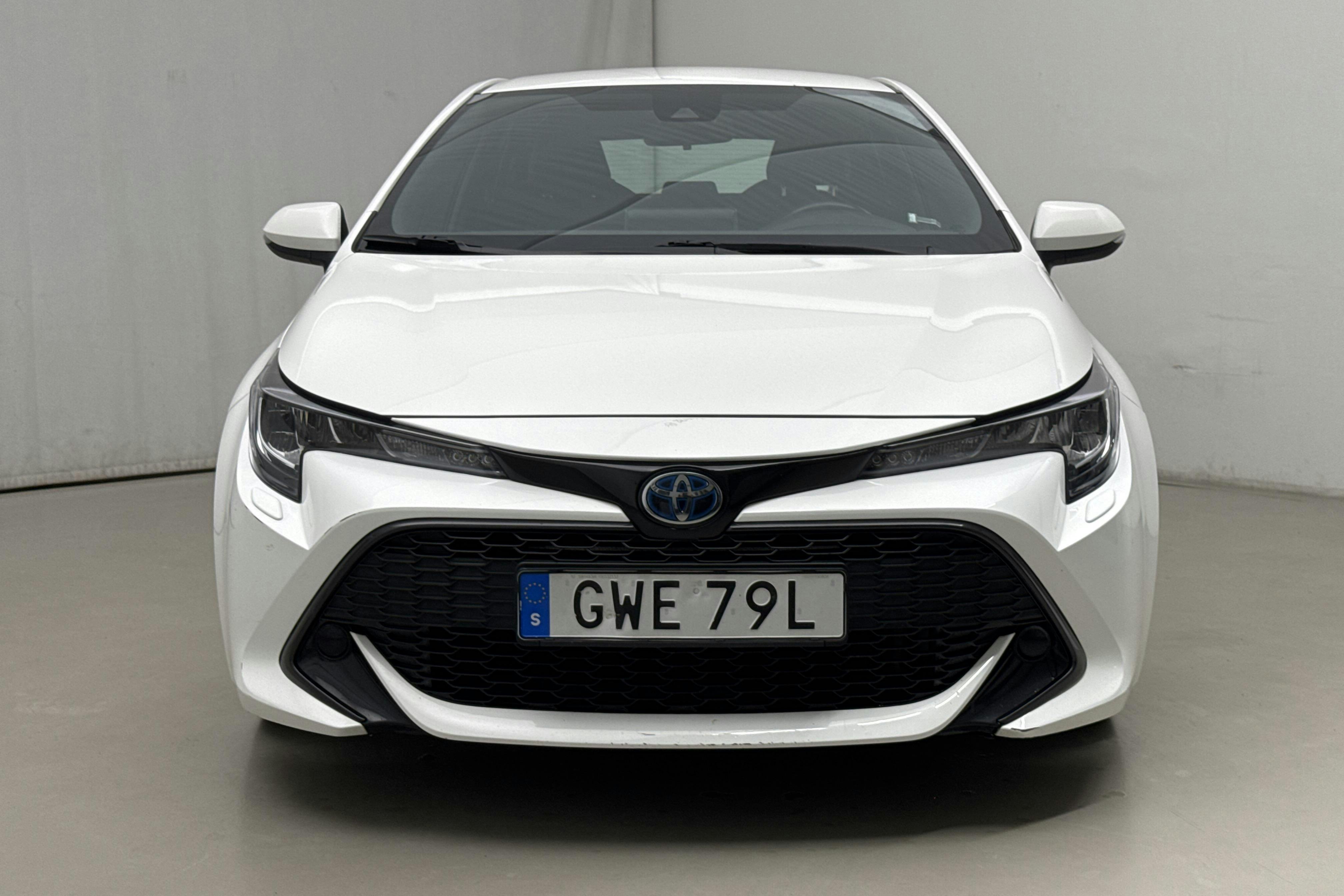 Toyota Corolla 1.8 Hybrid 5dr (122hk) - 9 865 mil - Automat - vit - 2019