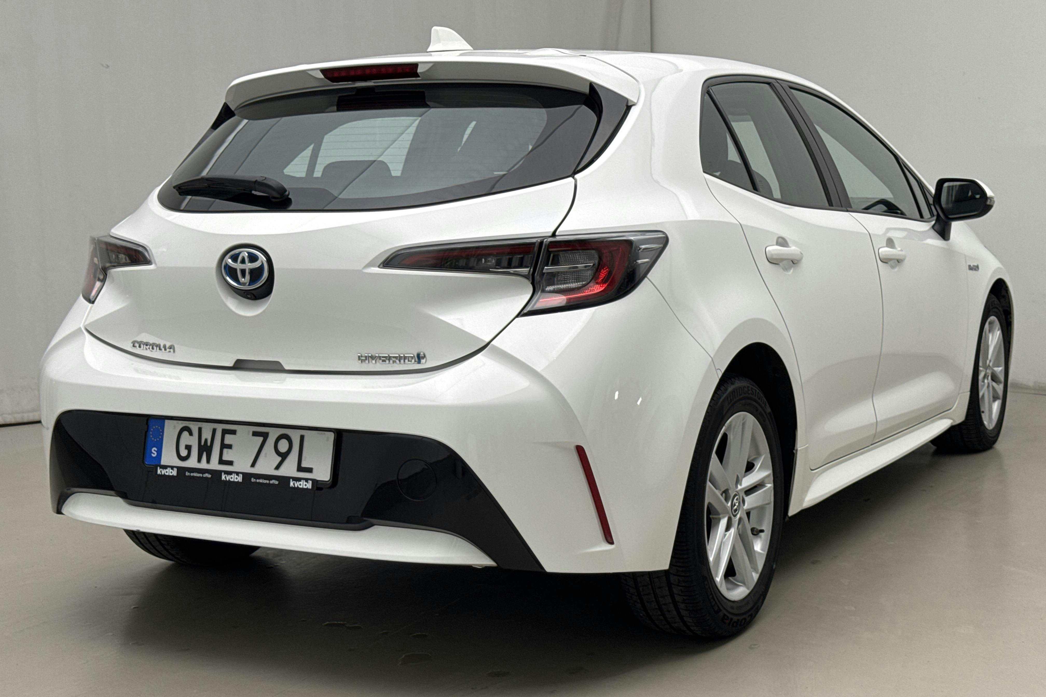 Toyota Corolla 1.8 Hybrid 5dr (122hk) - 9 865 mil - Automat - vit - 2019