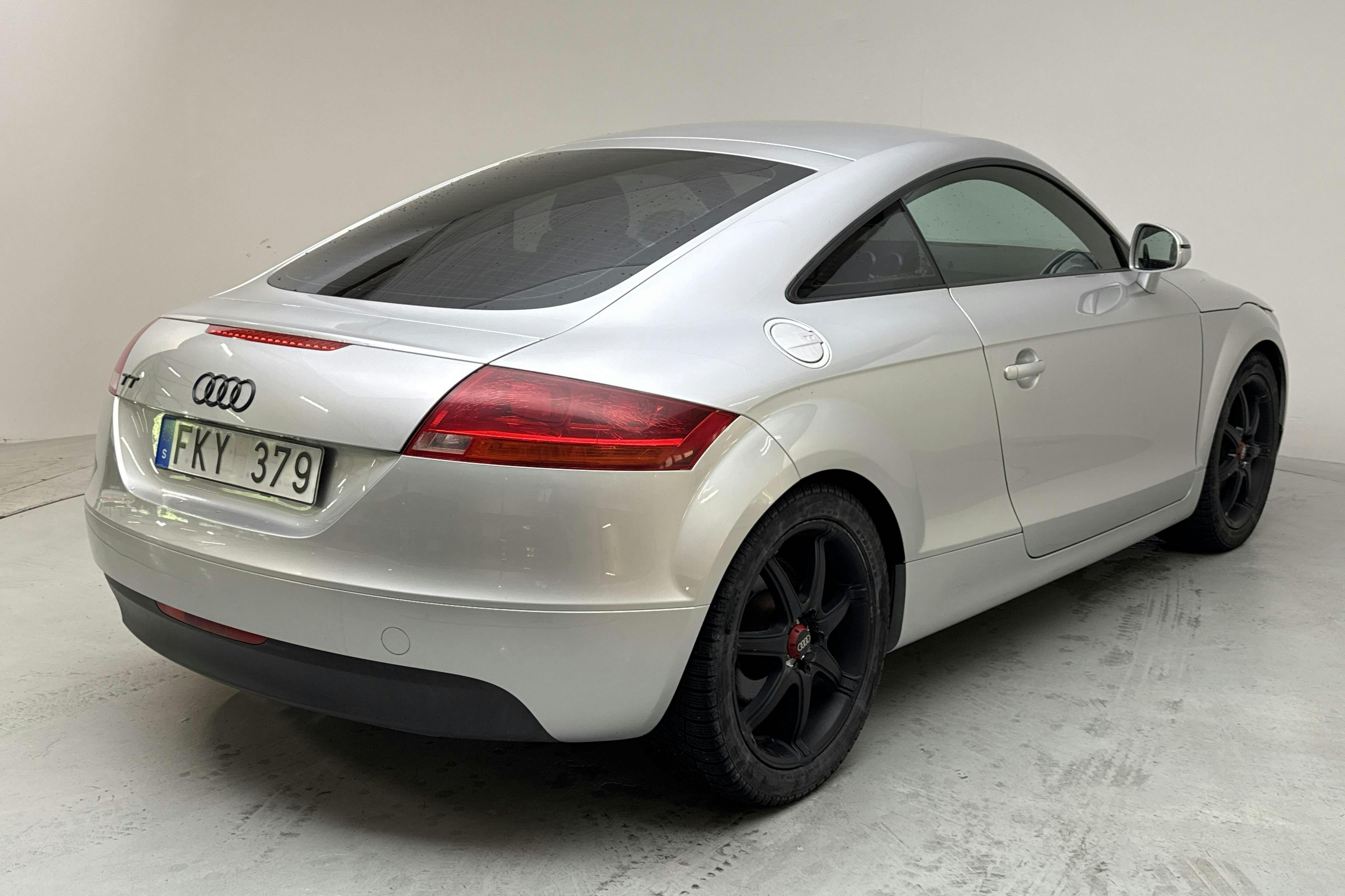 Audi TT 2.0 TFSI Coupé (200hk) - 239 100 km - Käsitsi - hõbe - 2007