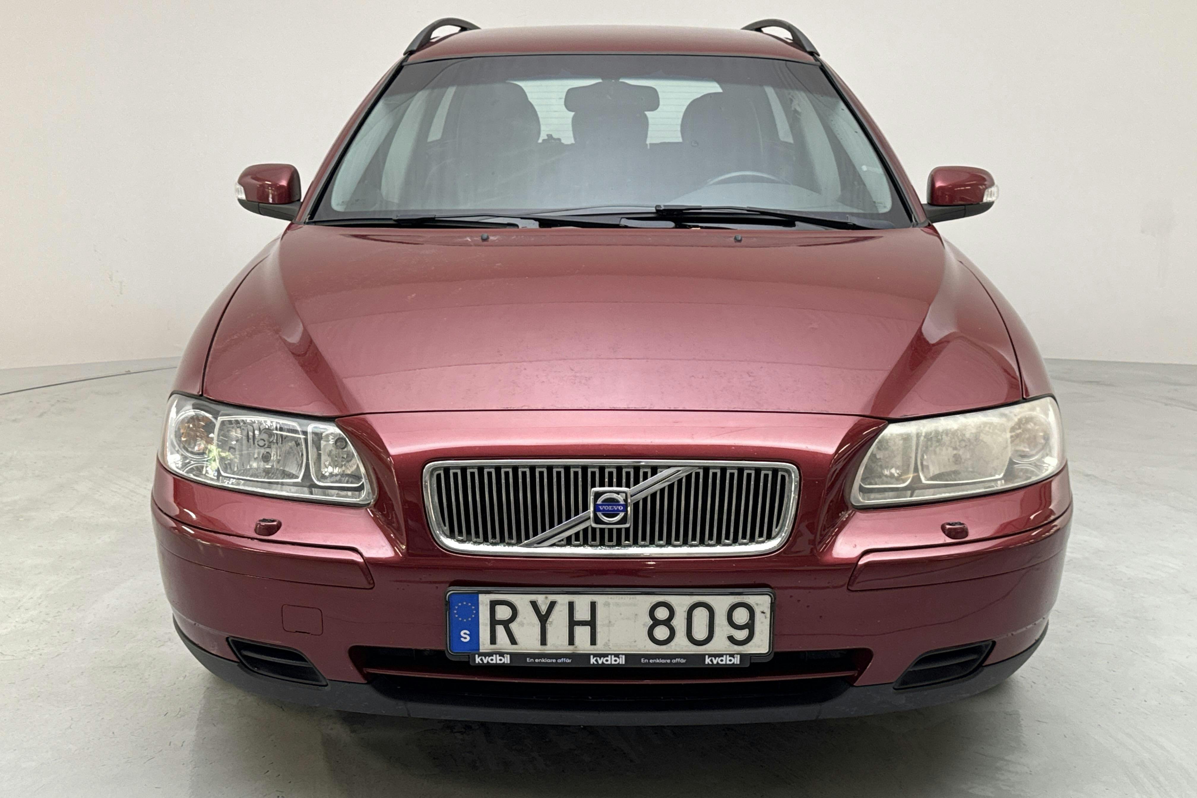 Volvo V70 2.4 (170hk) - 218 780 km - Käsitsi - punane - 2007