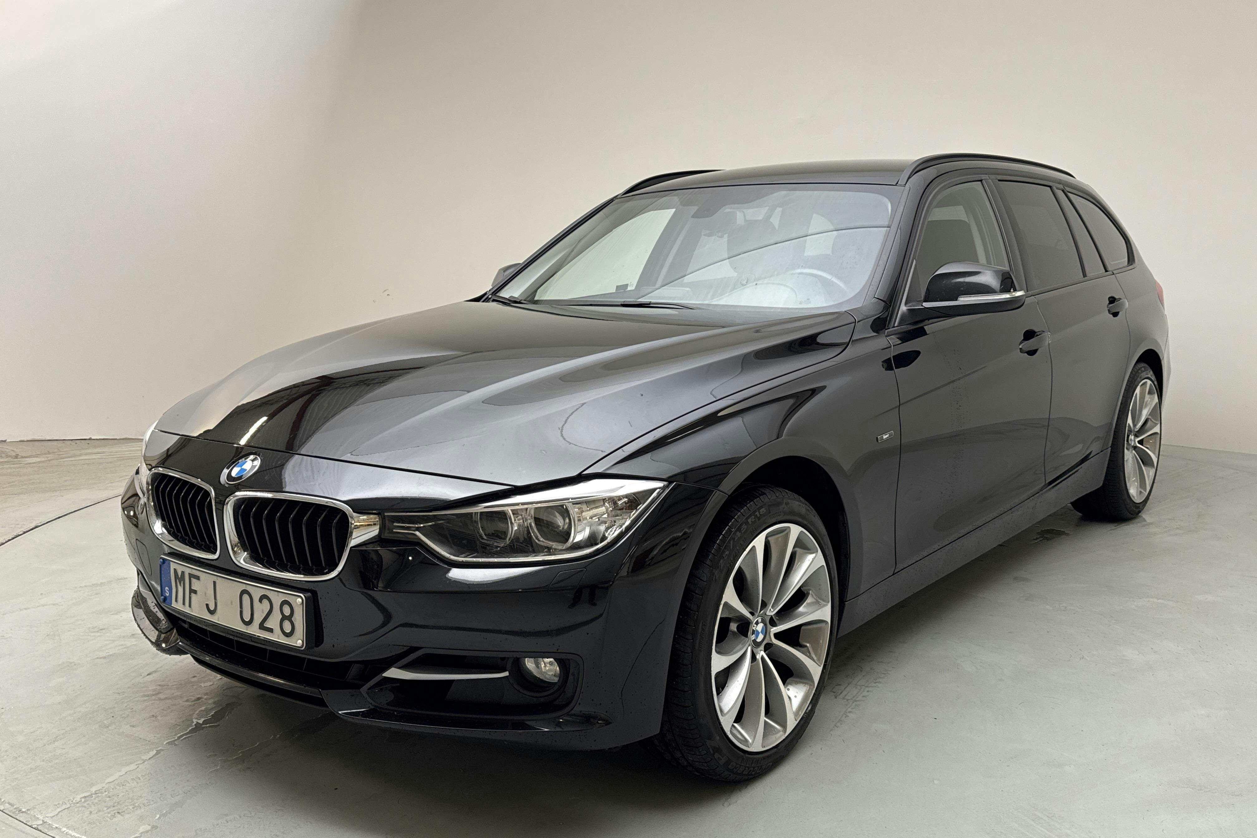 BMW 320i xDrive Touring, F31 (184hk) - 10 455 mil - Automat - svart - 2013