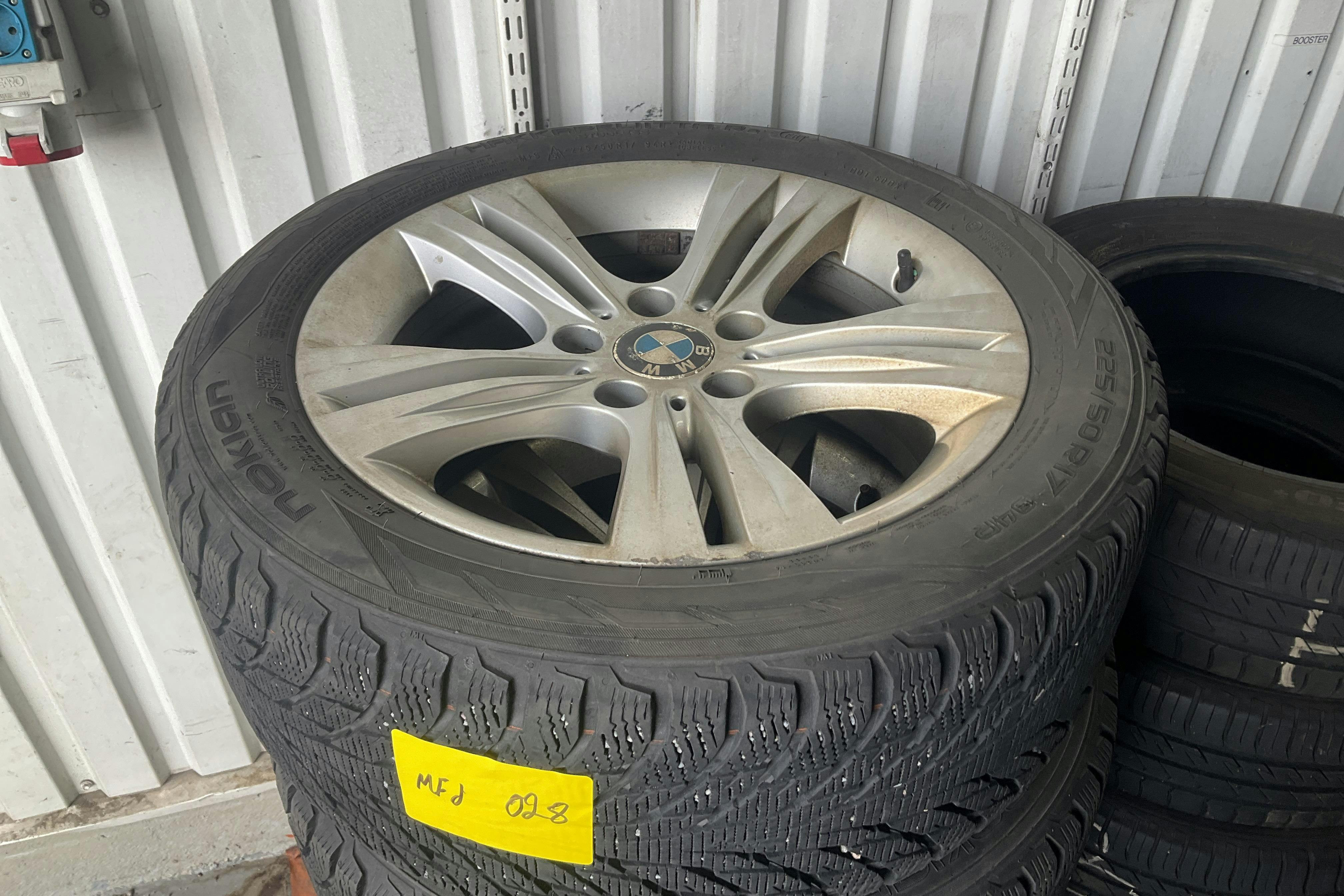 Esitlusfoto 12 aadressil 12: BMW 320i xDrive Touring, F31 (184hk) - 104 550 km - Automaatne - must - 2013