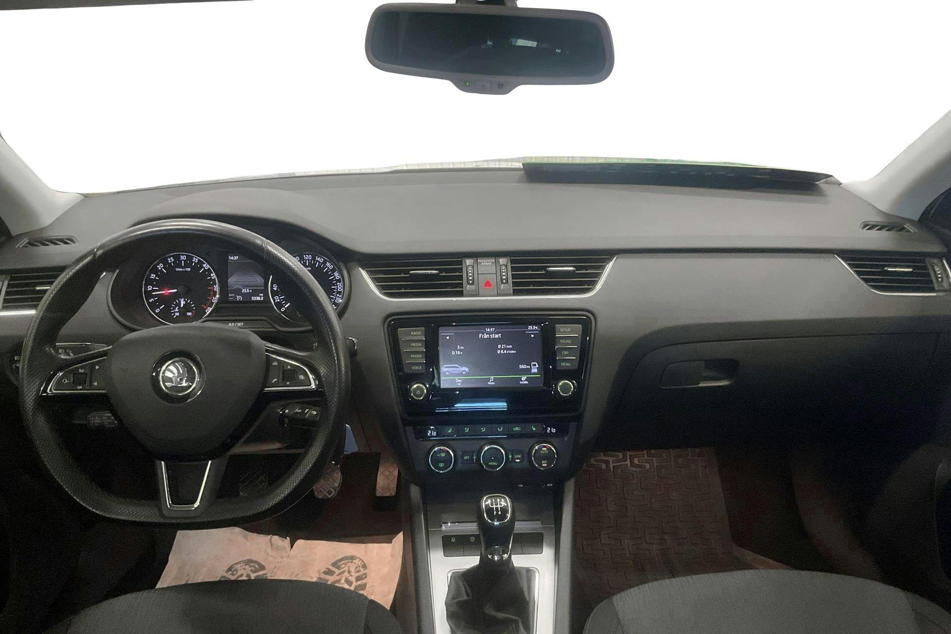 Skoda Octavia III 1.6 TDI GreenLine CR Combi (110hk) - 121 310 km - Manual - white - 2016