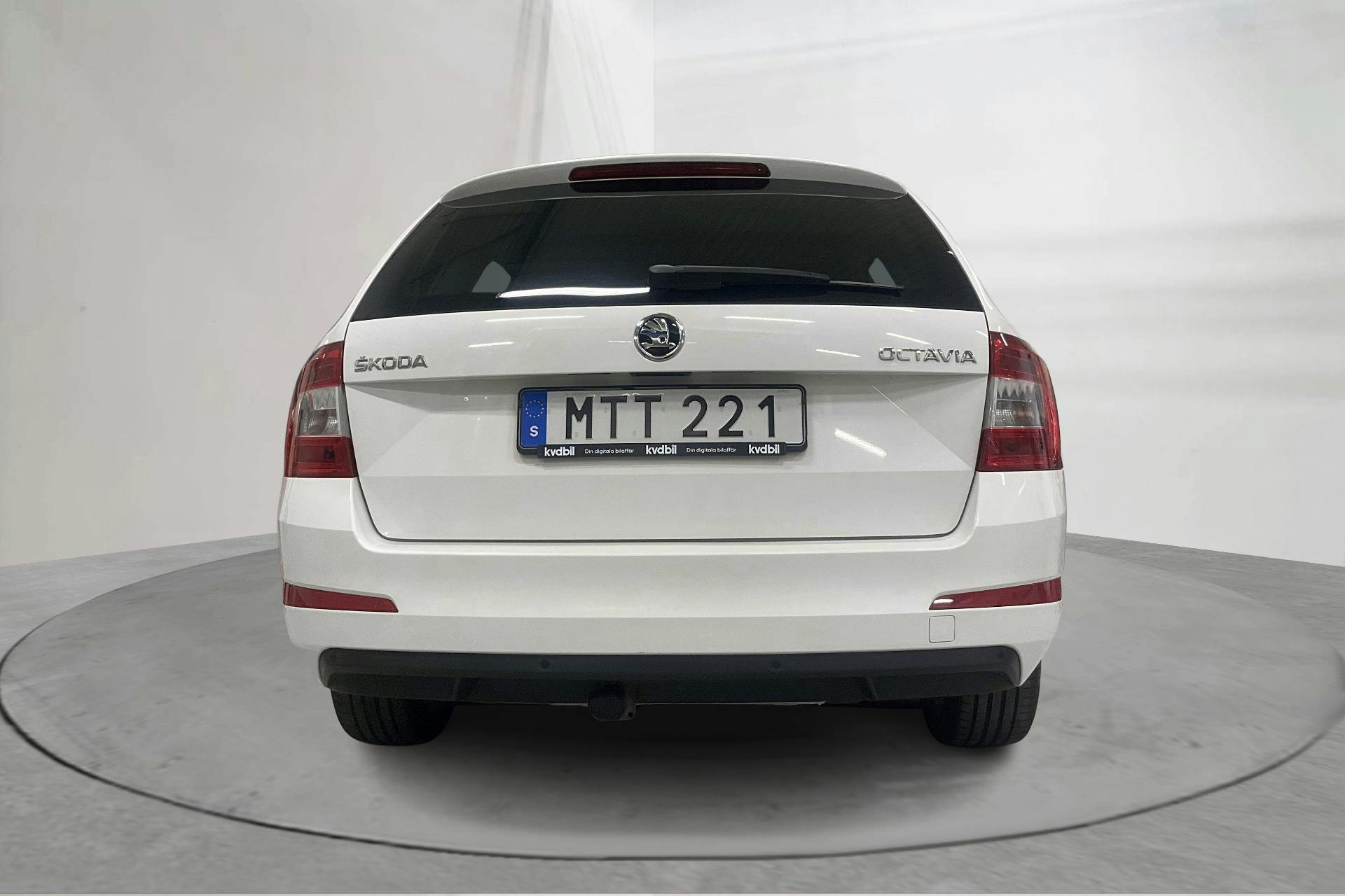 Skoda Octavia III 1.6 TDI GreenLine CR Combi (110hk) - 121 310 km - Manual - white - 2016