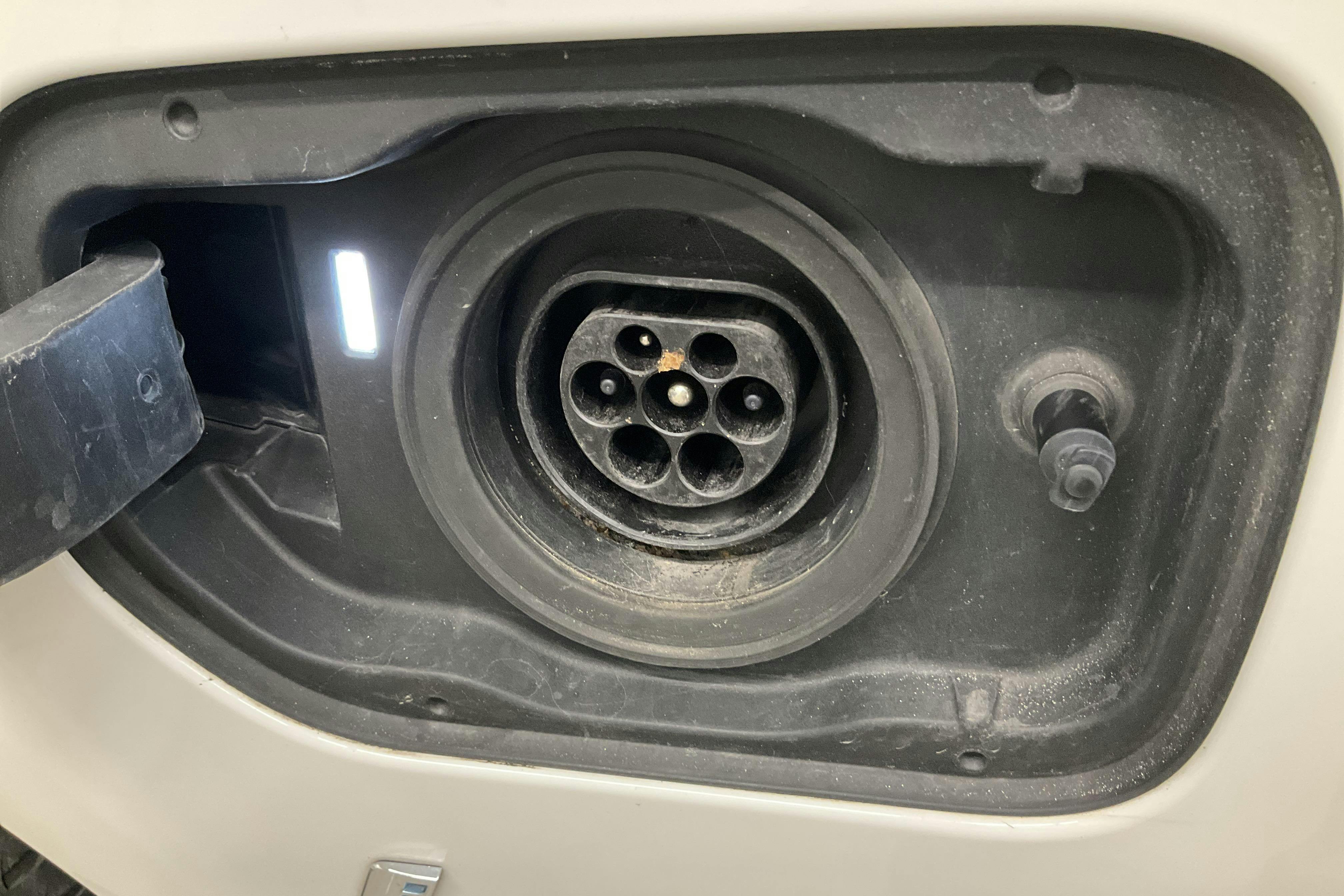 Esitlusfoto 15 aadressil 15: BMW 530e iPerformance Sedan, G30 (252hk) - 103 560 km - Automaatne - valge - 2018