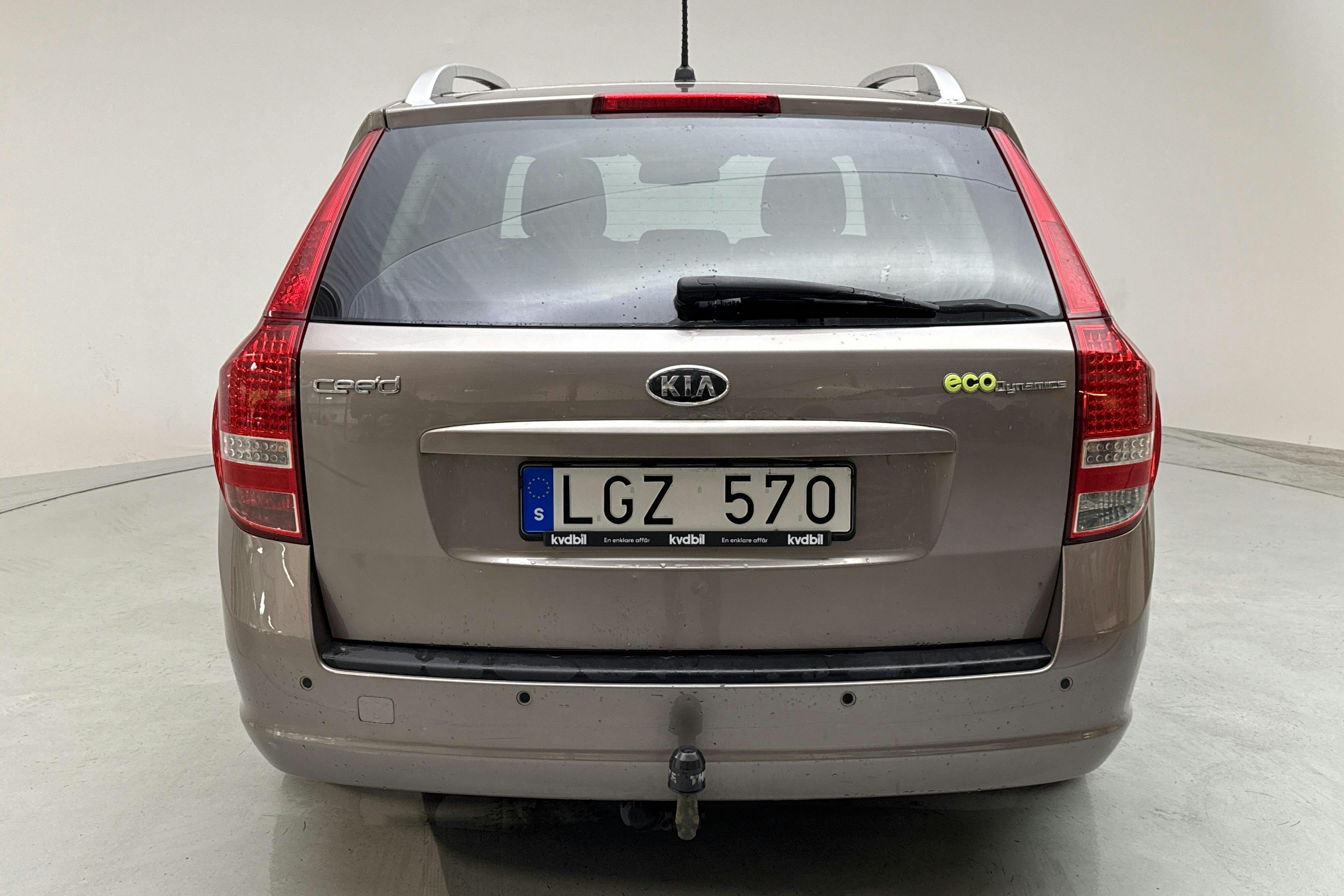 KIA Cee'd 1.6 CRDi SW (128hk) - 18 216 mil - Manuell - Dark Grey - 2011