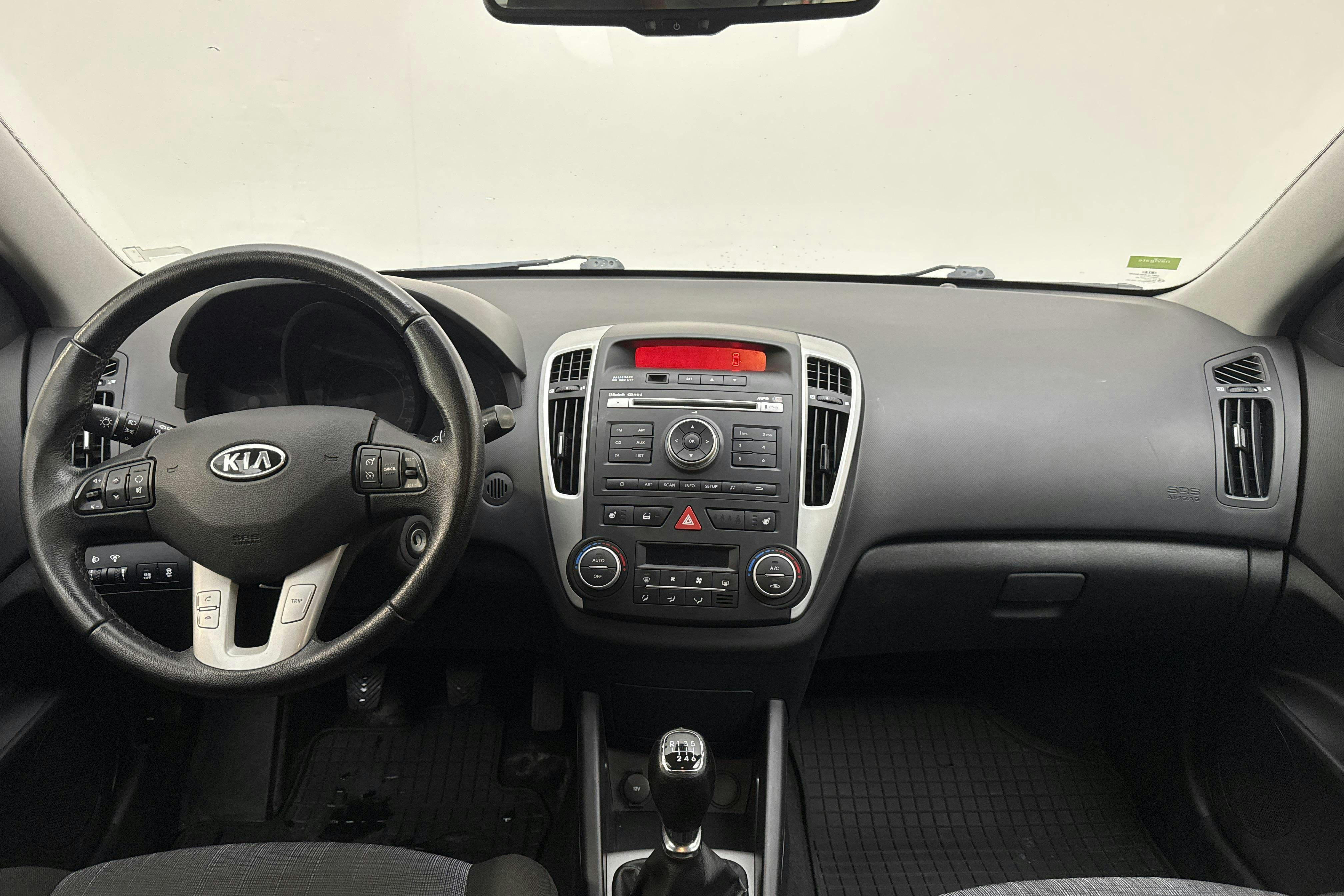 KIA Cee'd 1.6 CRDi SW (128hk) - 18 216 mil - Manuell - Dark Grey - 2011