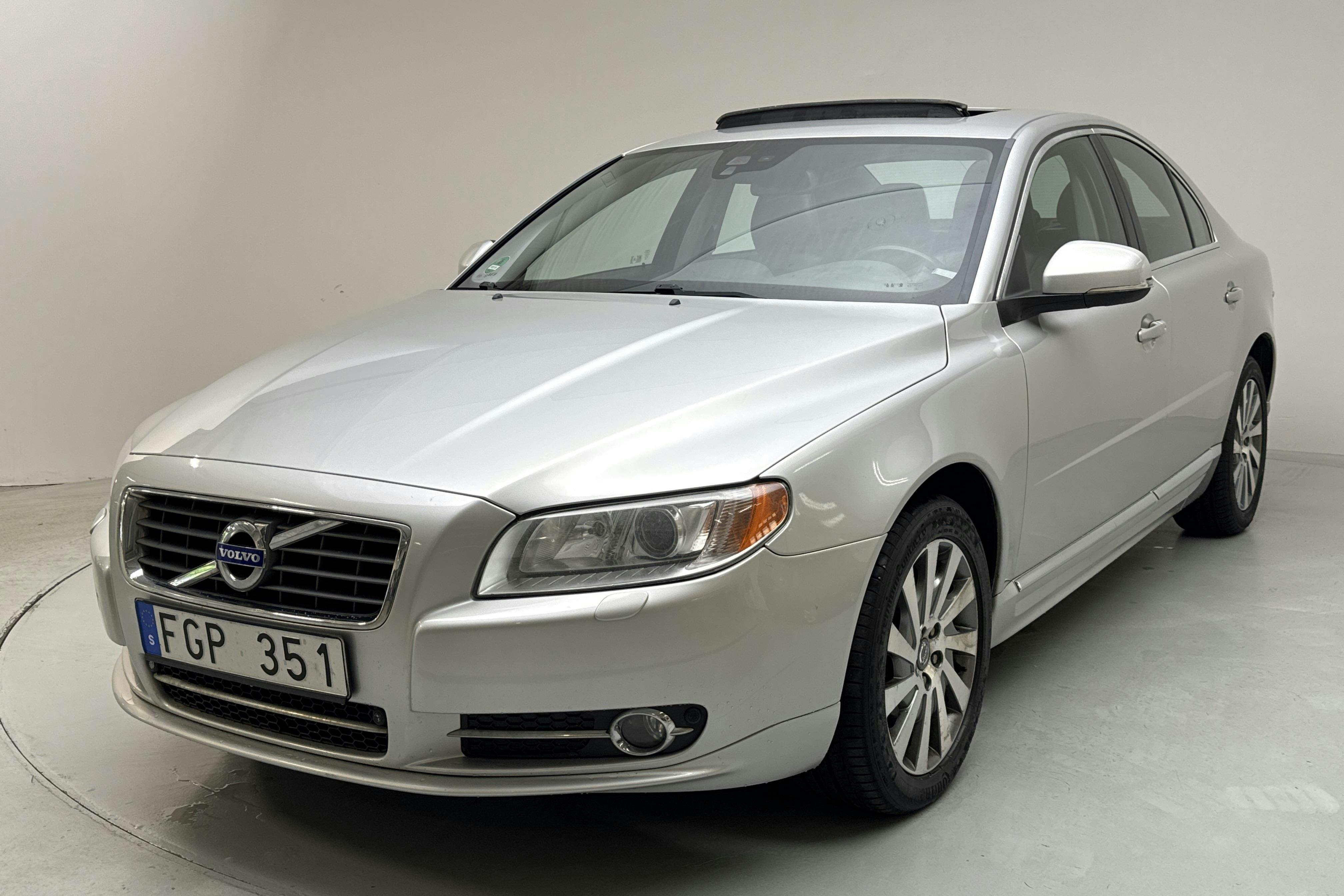 Presentation photo 1 of 14: Volvo S80 D5 (215hk) - 210 320 km - Automatic - Light Grey - 2012