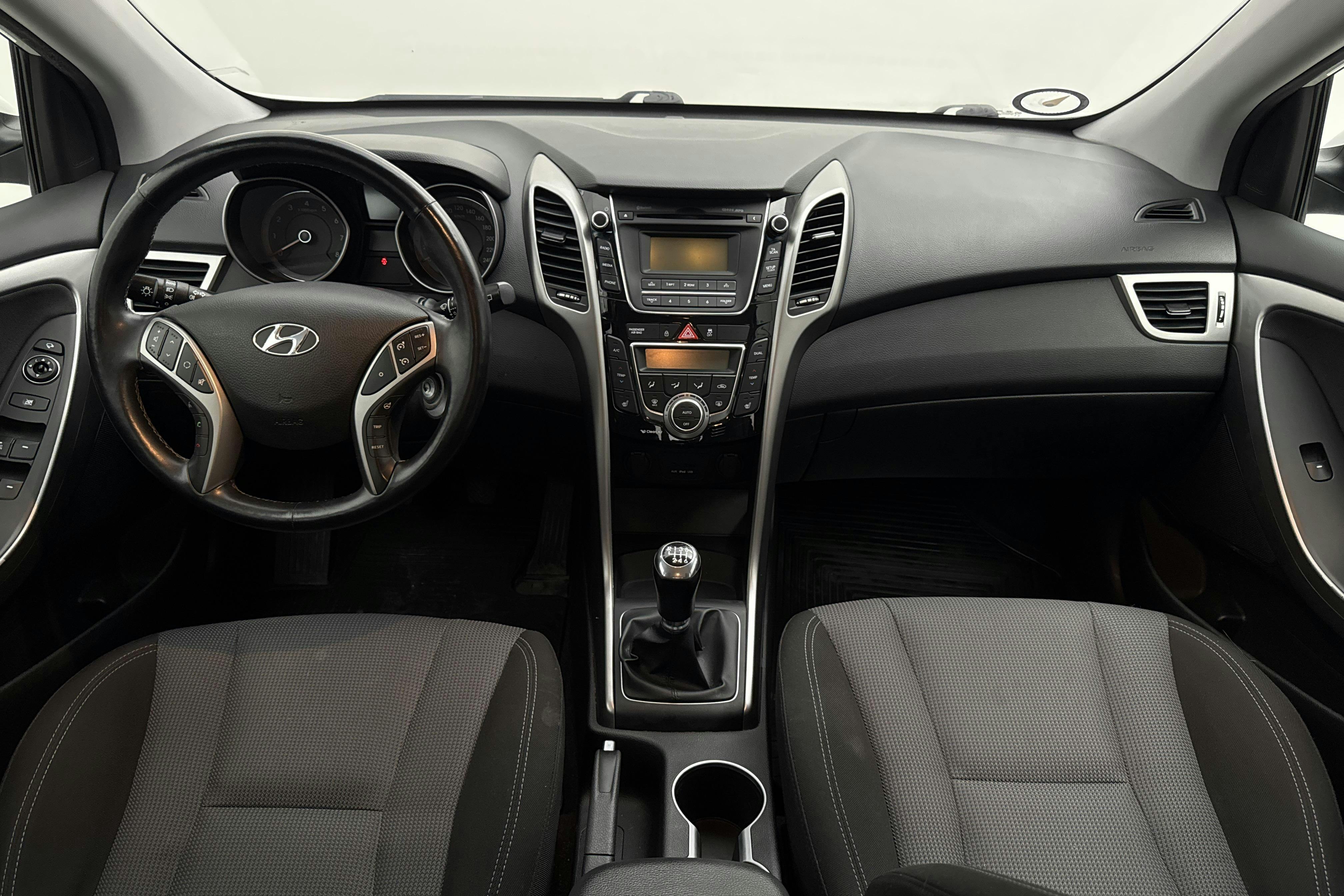 Hyundai i30 1.6 GDI 5dr (135hk) - 10 890 mil - Manuell - vit - 2014