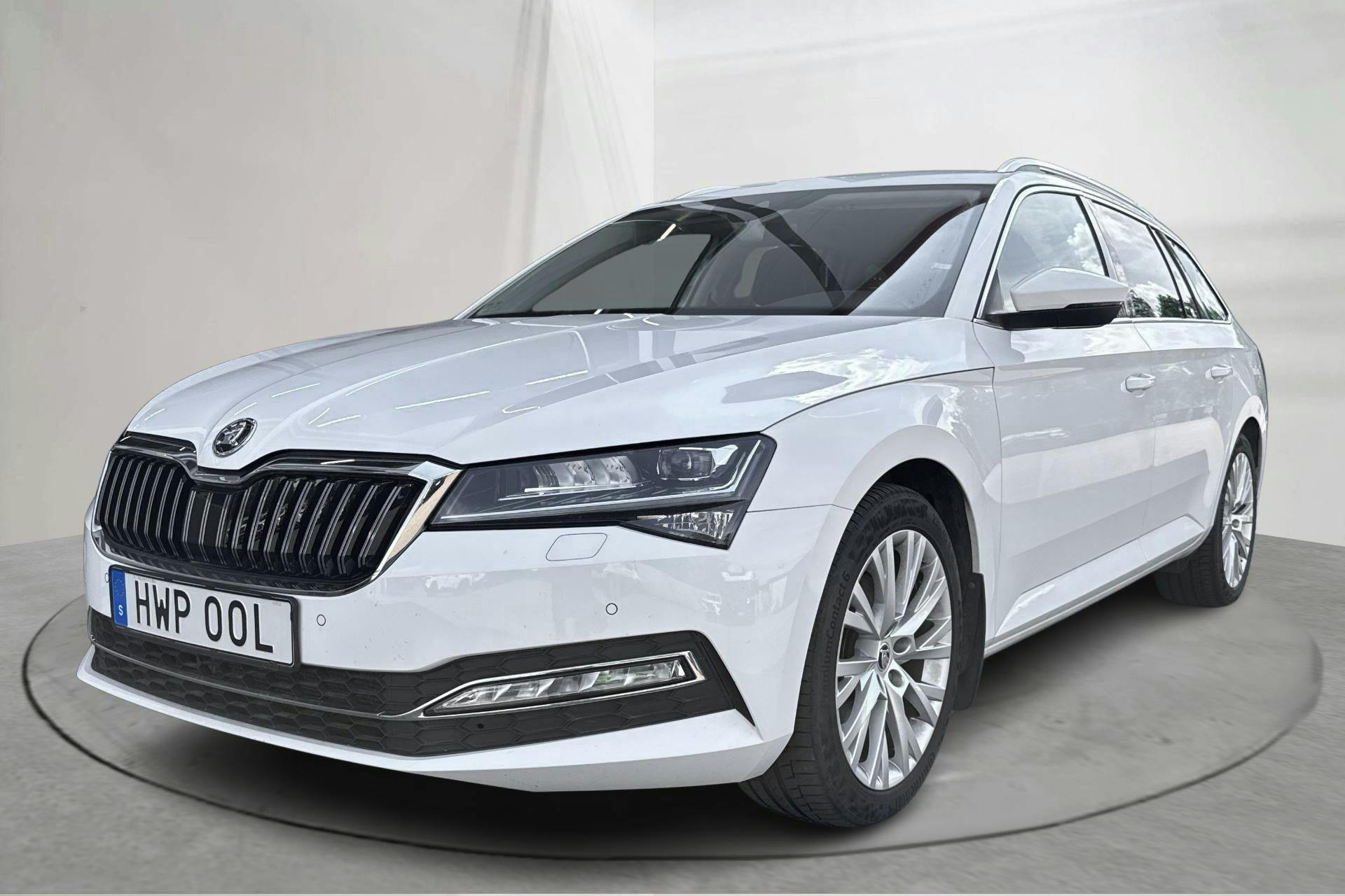Skoda Superb 2.0 TDI 4x4 Kombi (190hk) - 12 464 mil - Automat - vit - 2020