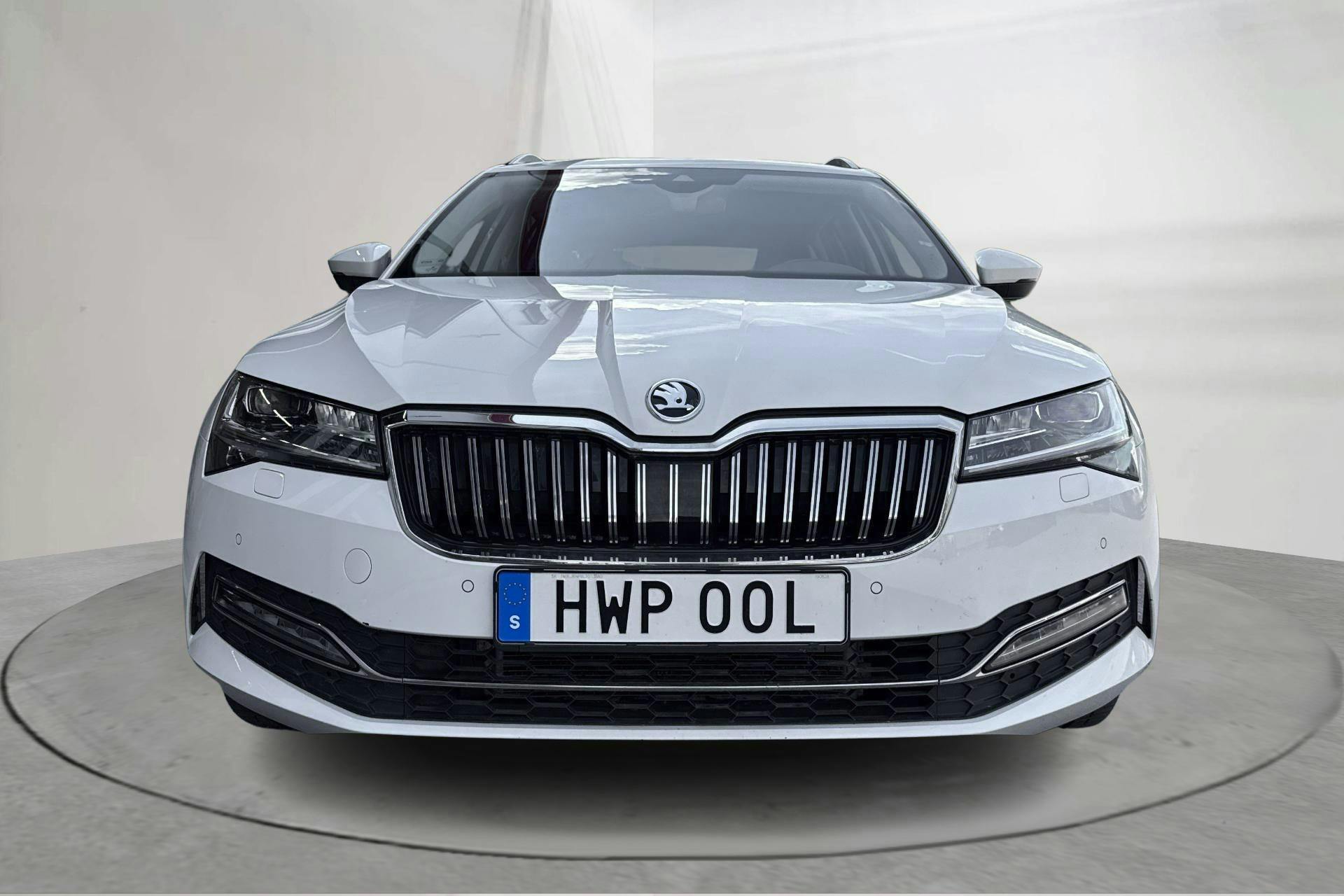 Skoda Superb 2.0 TDI 4x4 Kombi (190hk) - 12 464 mil - Automat - vit - 2020