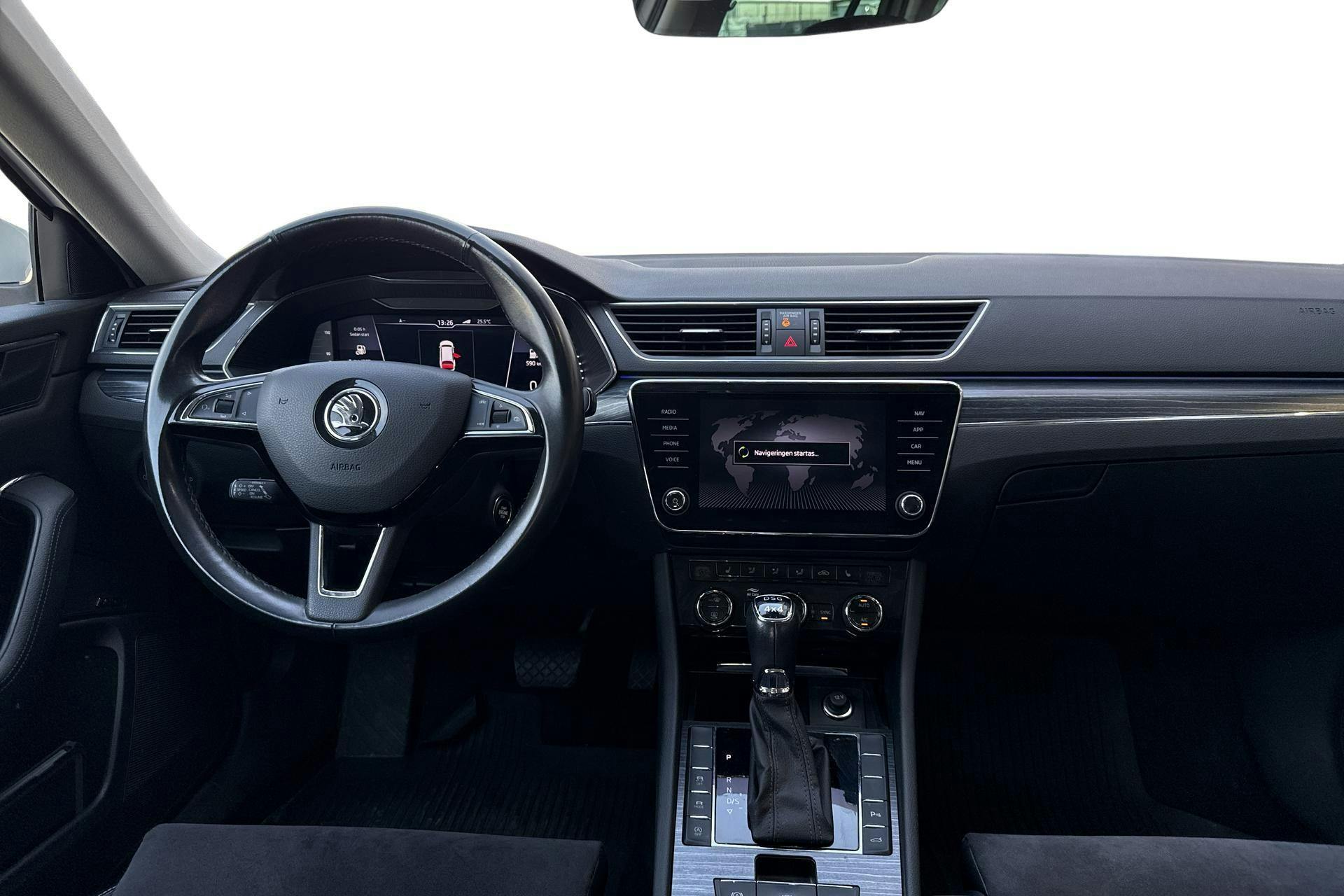 Skoda Superb 2.0 TDI 4x4 Kombi (190hk) - 12 464 mil - Automat - vit - 2020
