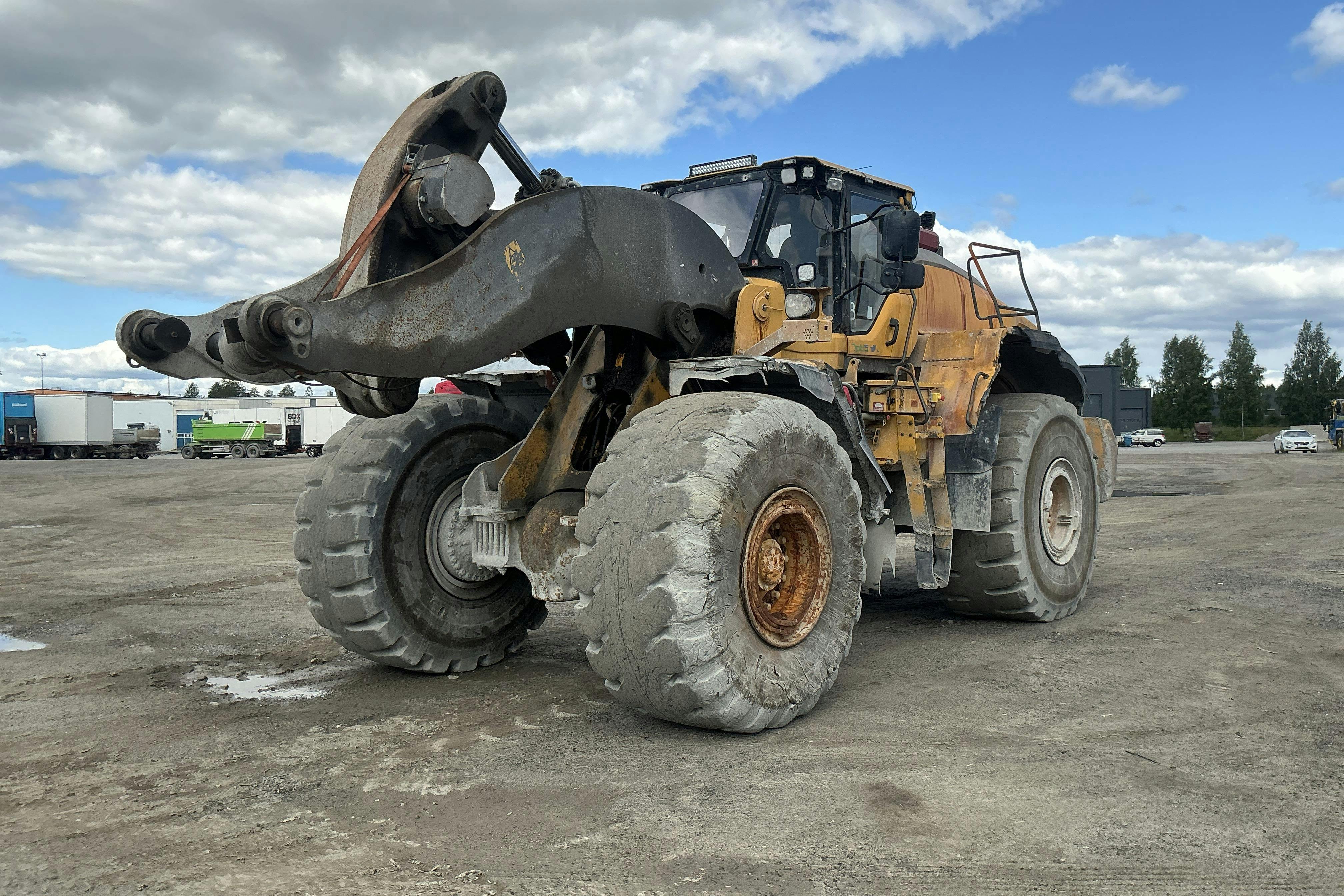 Volvo L250H -  - Automatic - yellow - 2015