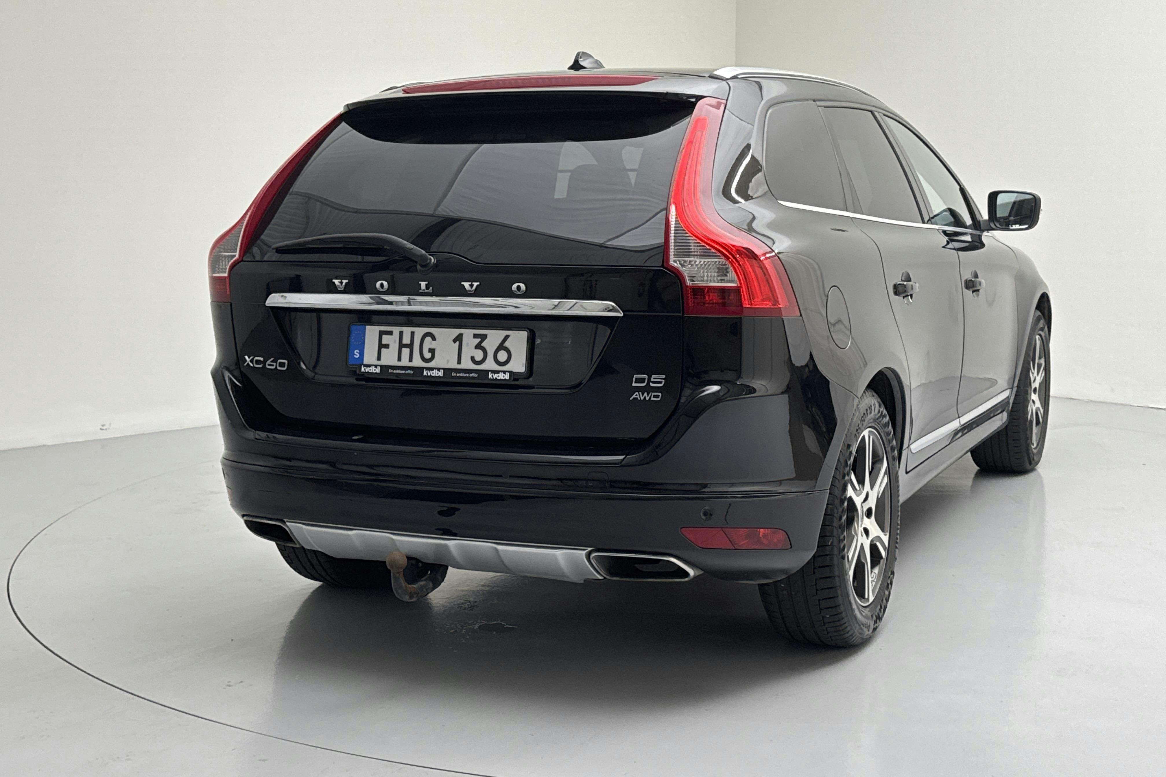 Volvo XC60 D5 AWD (215hk) - 22 319 mil - Automat - svart - 2015