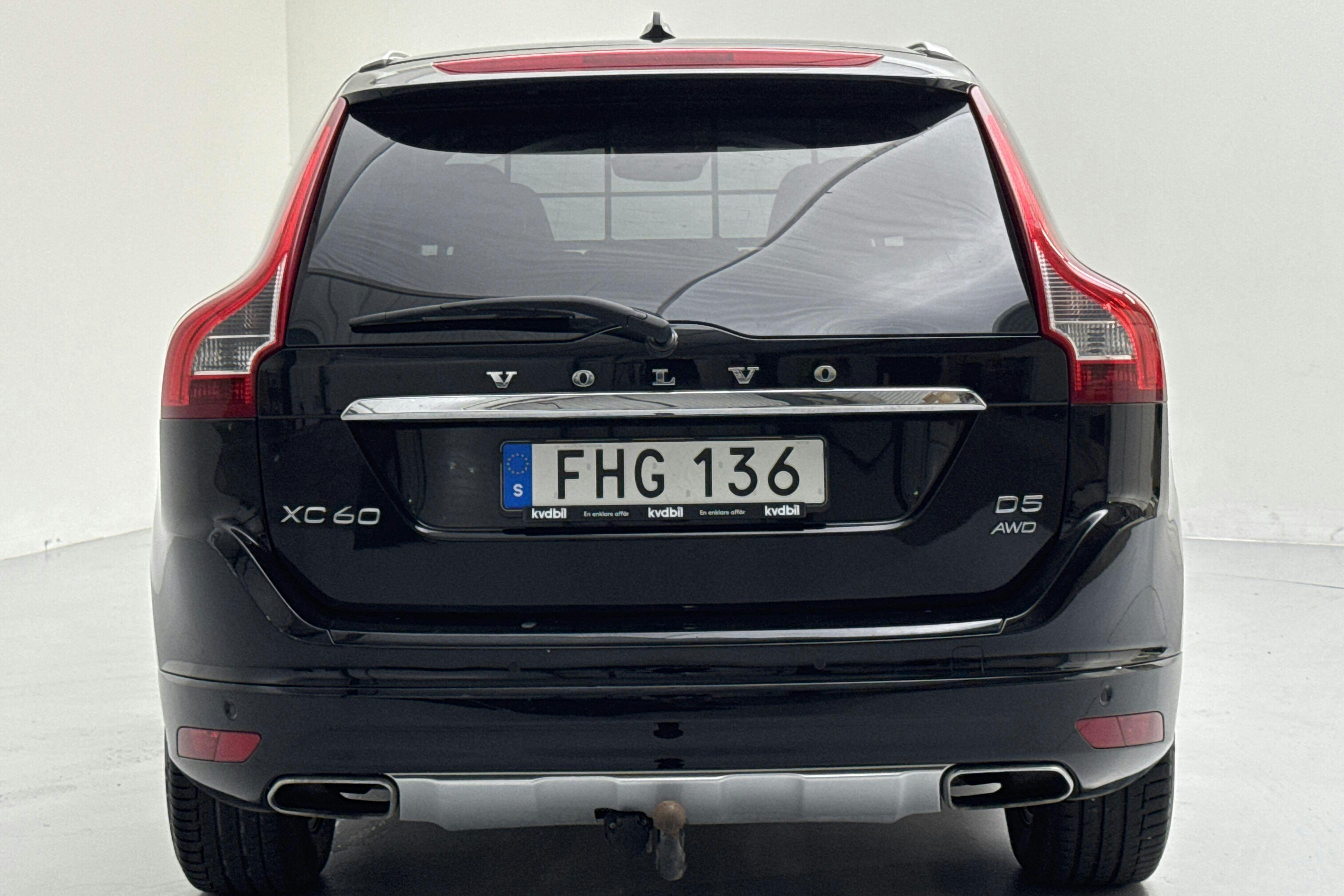 Volvo XC60 D5 AWD (215hk) - 22 319 mil - Automat - svart - 2015